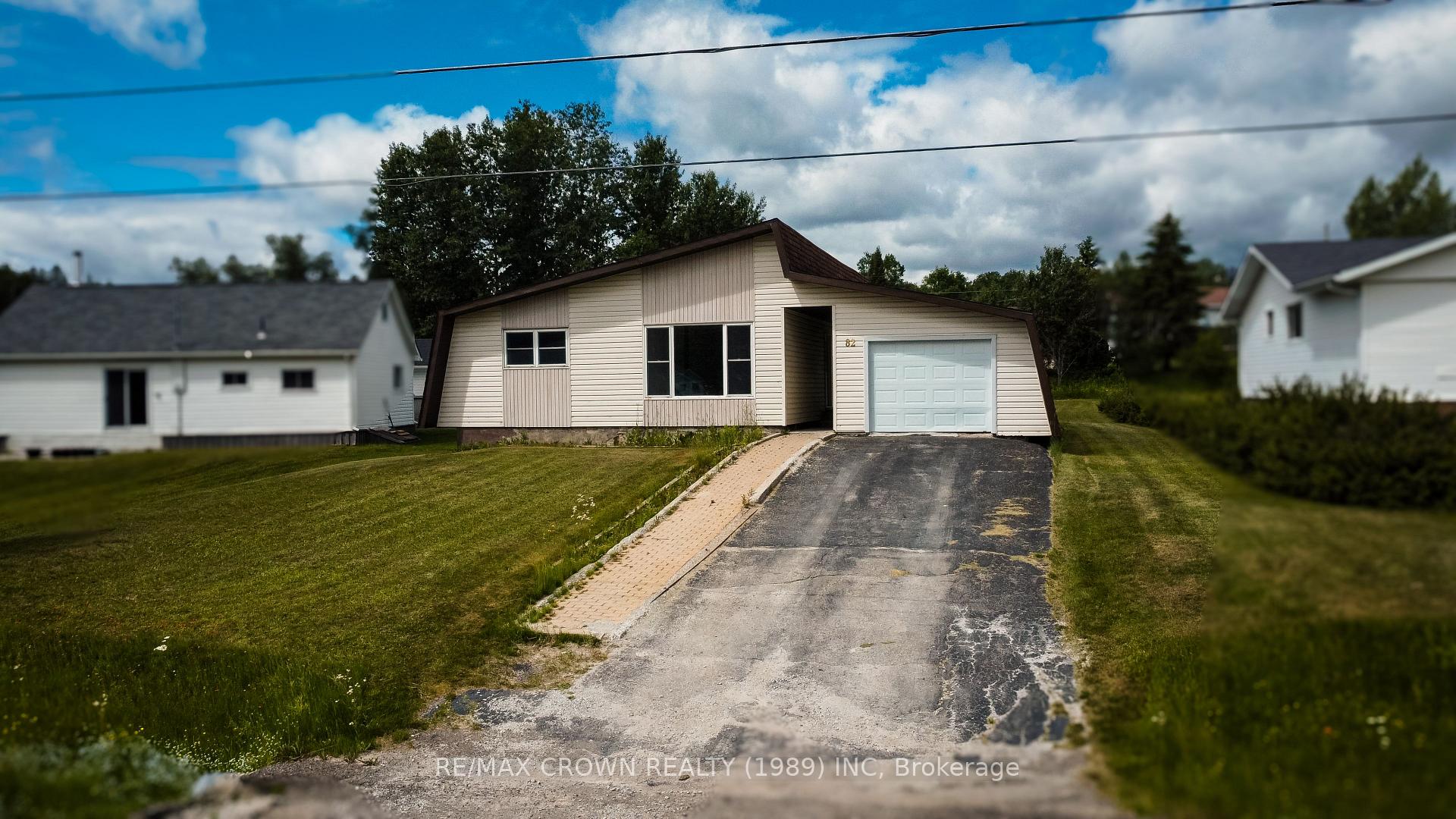 Front of 82 Neesomadina Avenue