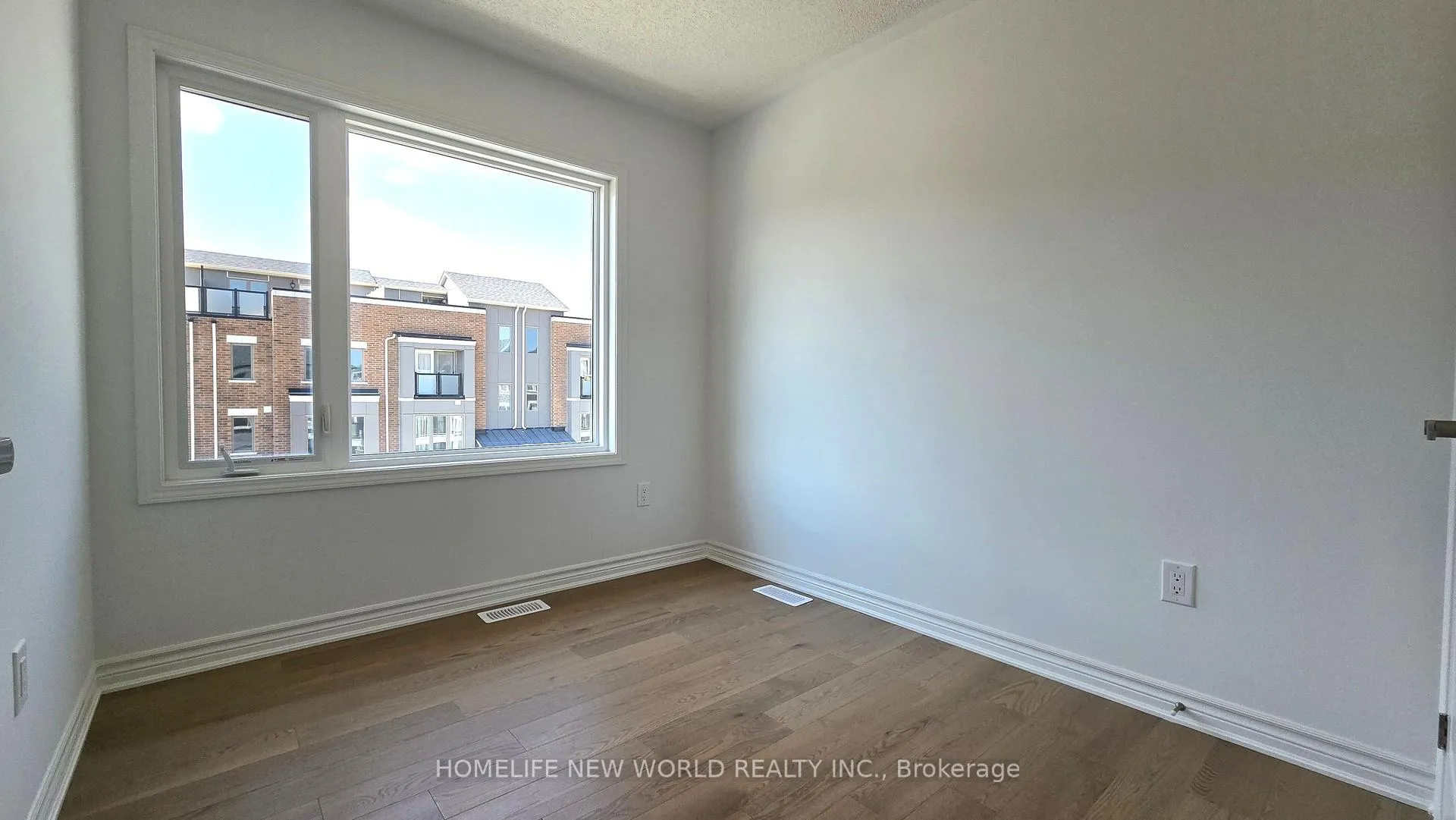Photo 10 of 115 Avani Avenue, Markham, Victoria Square — HOMEH