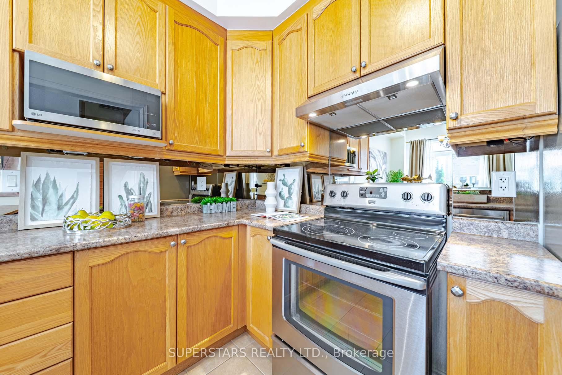 Photo 13 of 15 Hislop Drive, Markham, Box Grove — HOMEH