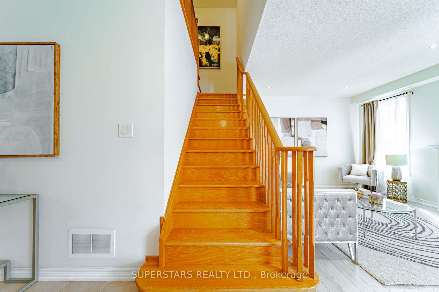 Photo 19 of 15 Hislop Drive, Markham, Box Grove — HOMEH