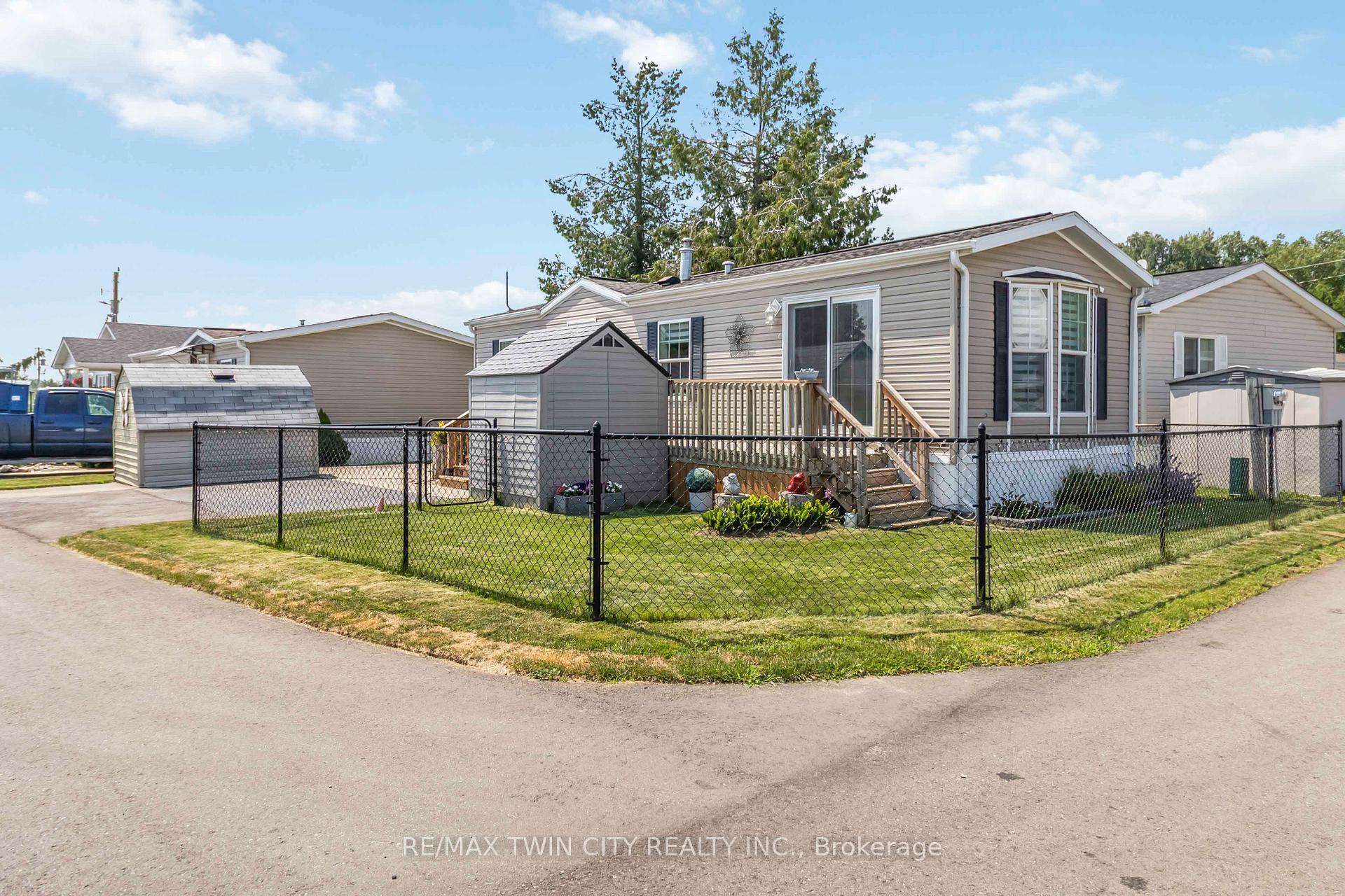 Photo 17 of 27 Elm Street, Puslinch, Rural Puslinch East — HOMEH