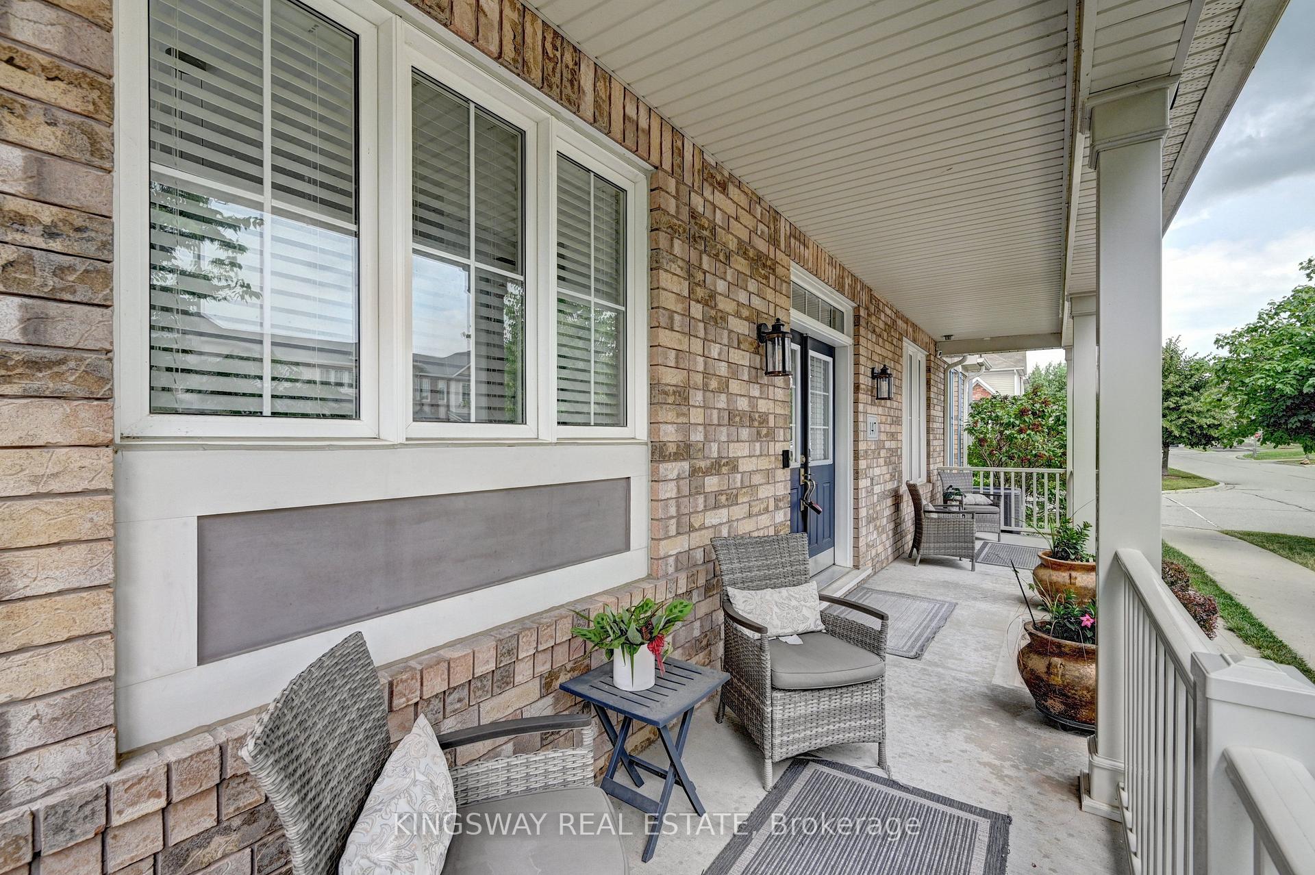 Photo 4 of 147 Silverthorne Drive, Cambridge, Silver Heights — HOMEH