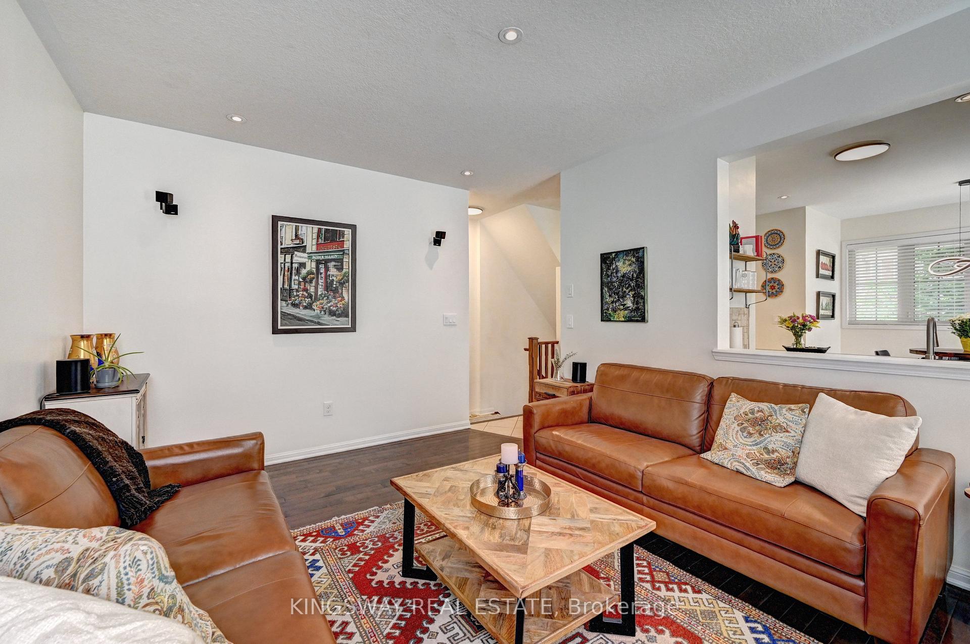 Photo 8 of 147 Silverthorne Drive, Cambridge, Silver Heights — HOMEH