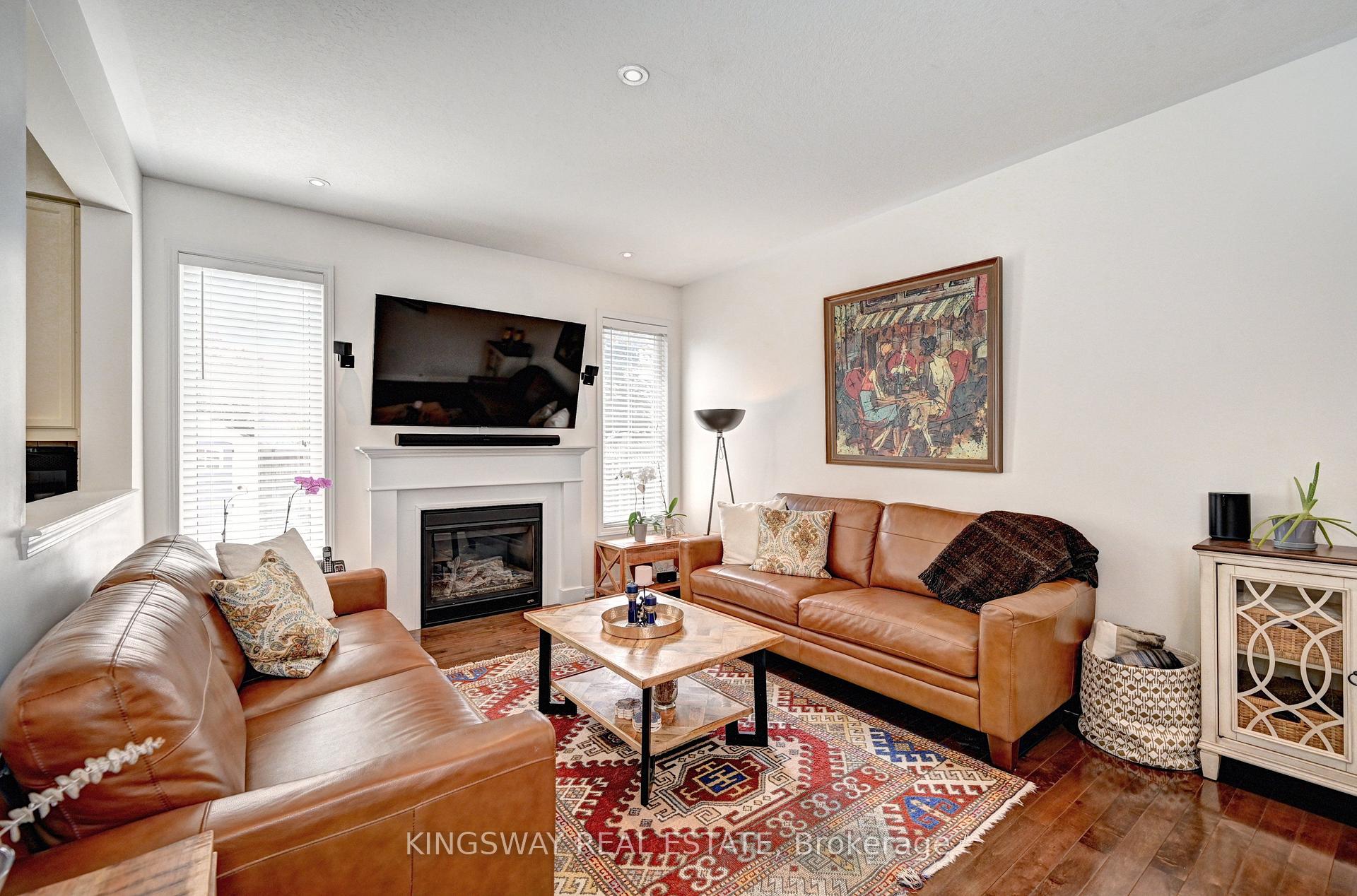Photo 9 of 147 Silverthorne Drive, Cambridge, Silver Heights — HOMEH