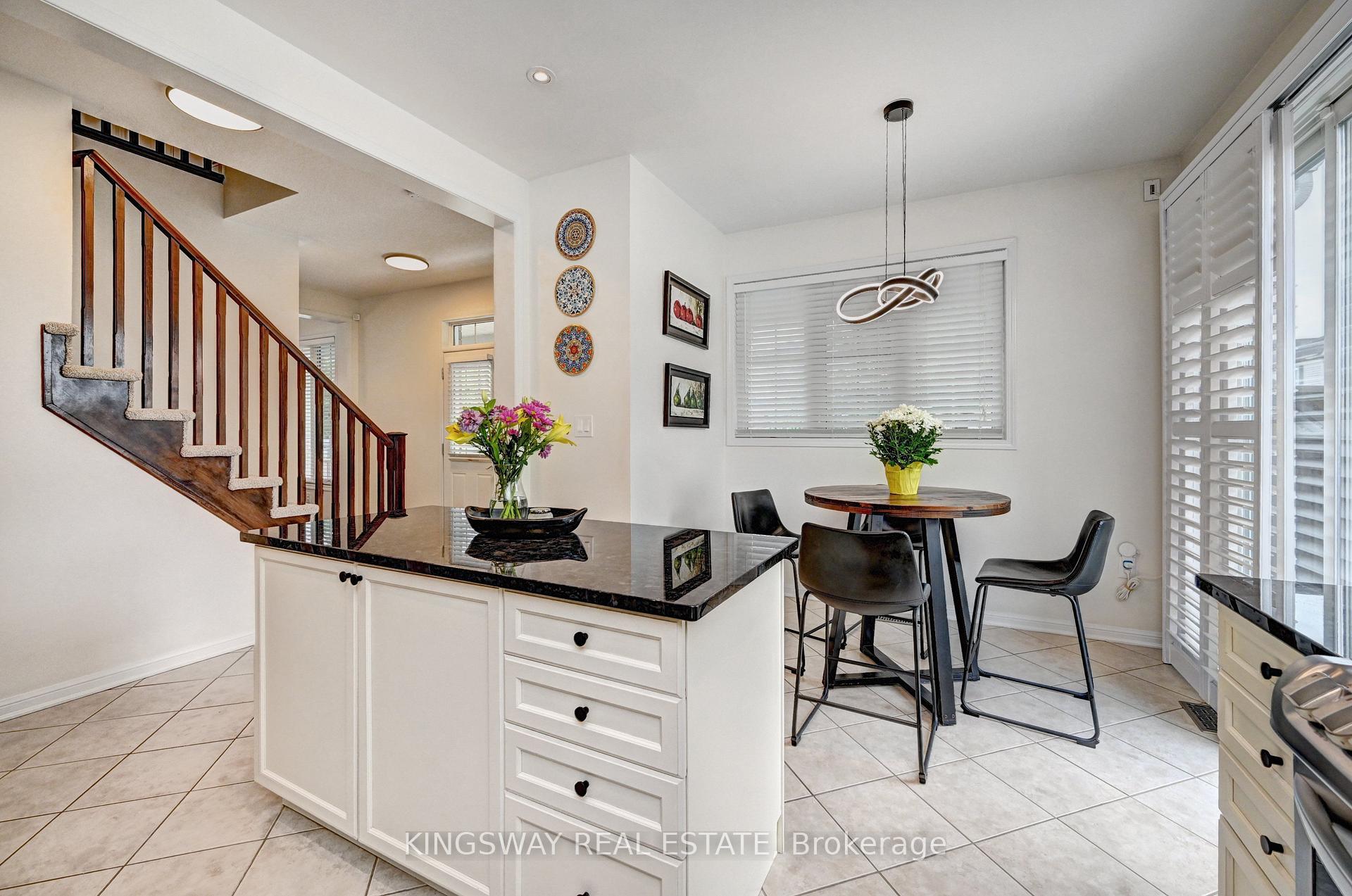 Photo 12 of 147 Silverthorne Drive, Cambridge, Silver Heights — HOMEH