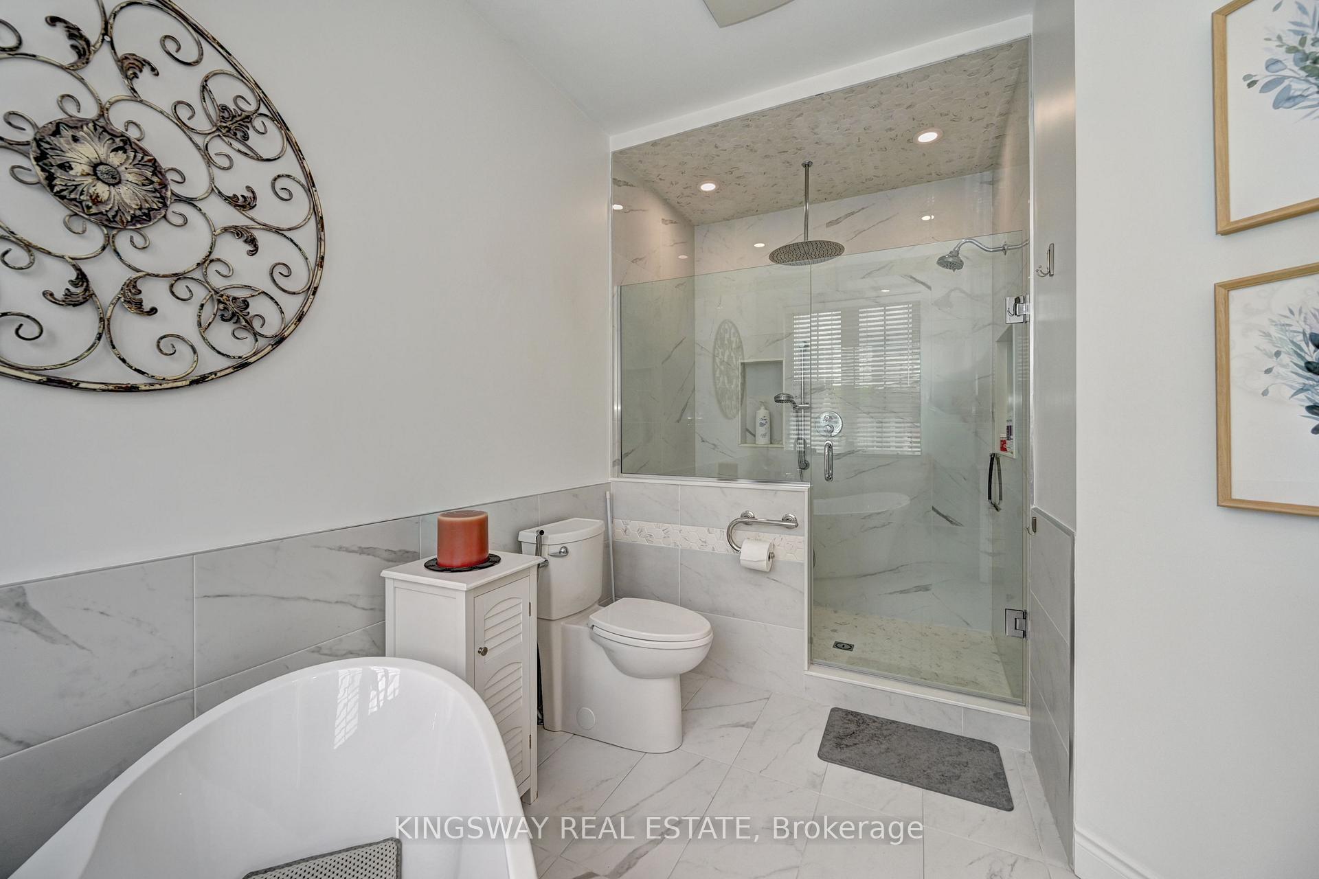Photo 23 of 147 Silverthorne Drive, Cambridge, Silver Heights — HOMEH