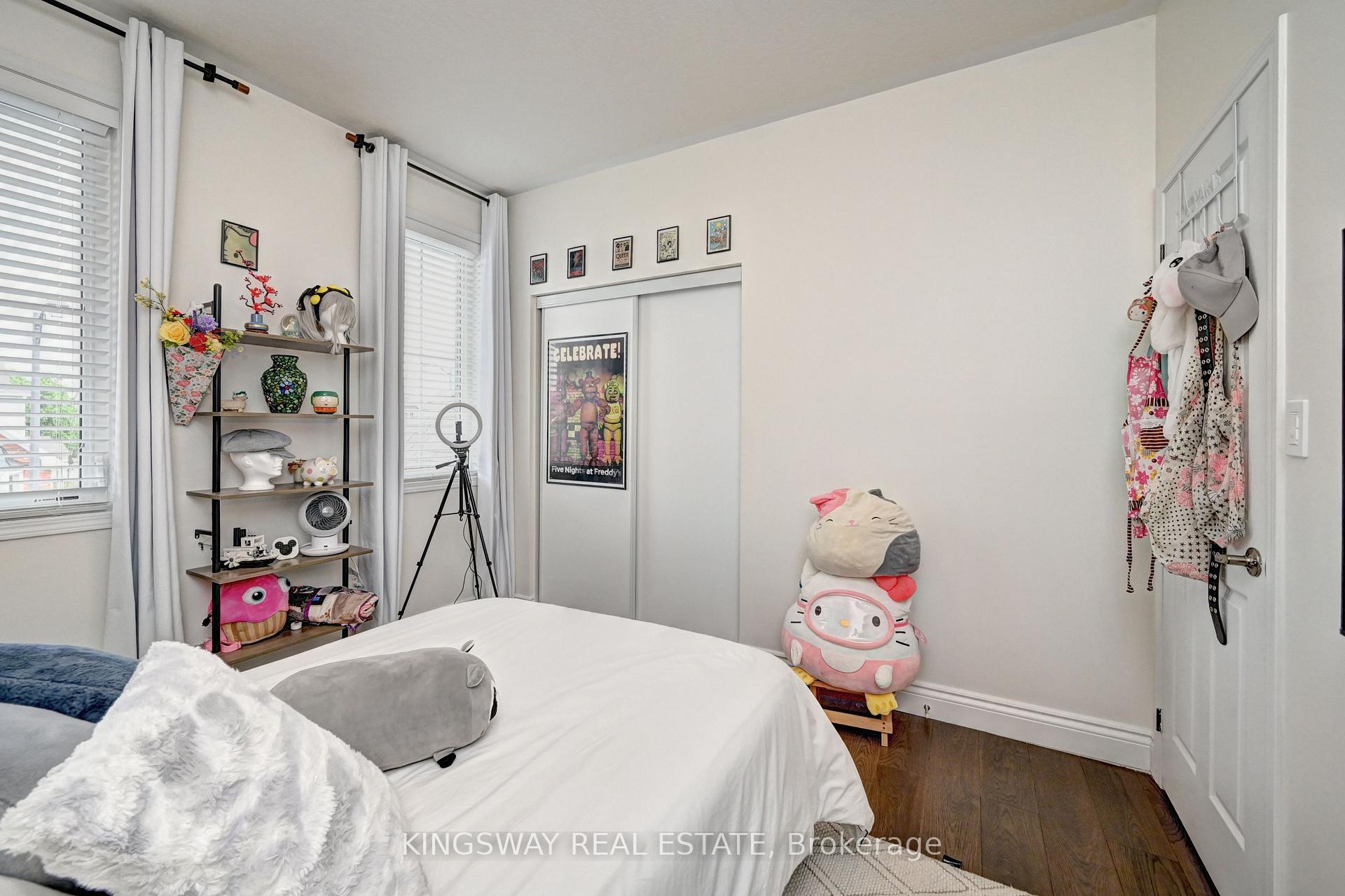 Photo 27 of 147 Silverthorne Drive, Cambridge, Silver Heights — HOMEH