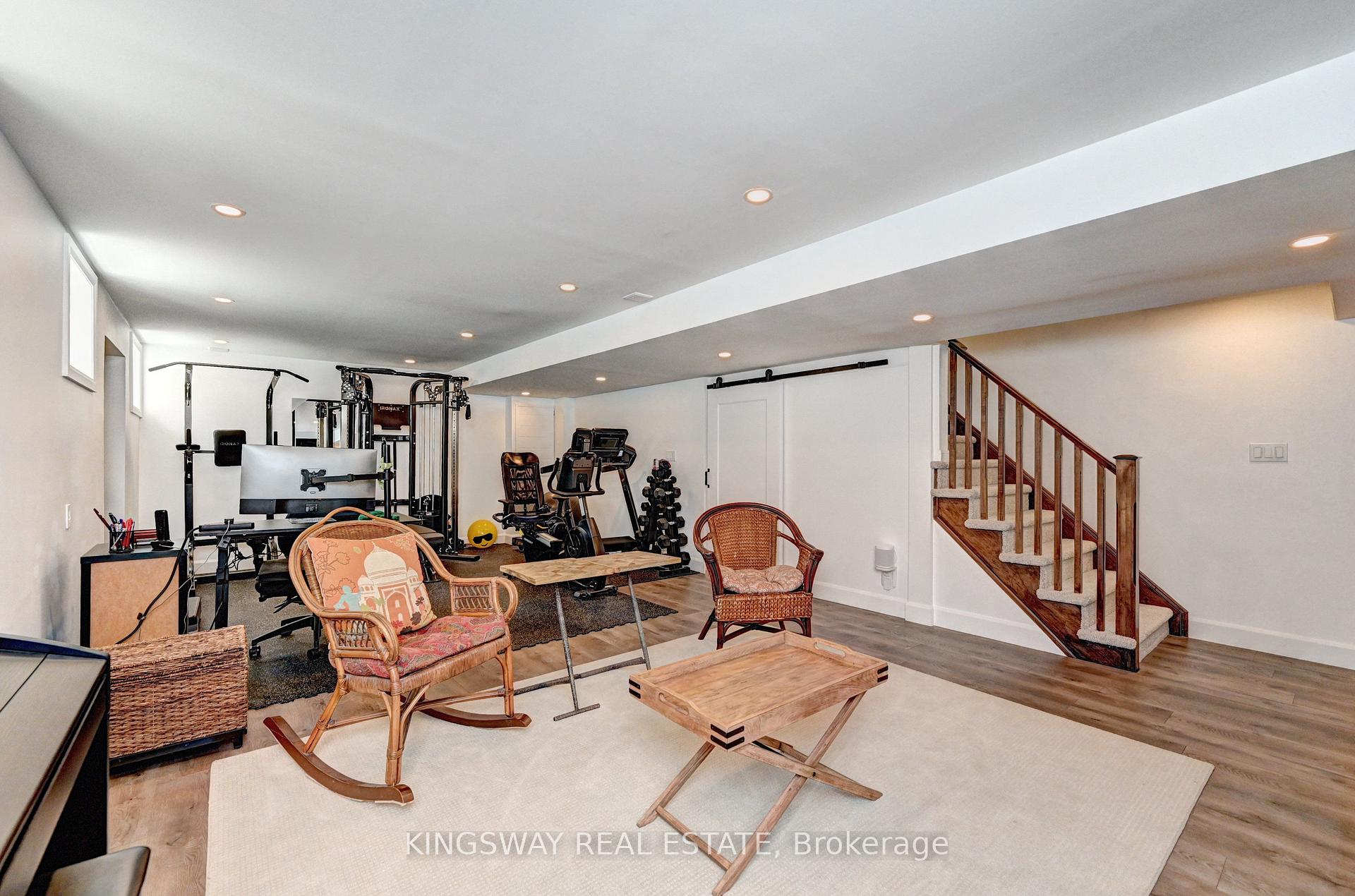 Photo 32 of 147 Silverthorne Drive, Cambridge, Silver Heights — HOMEH