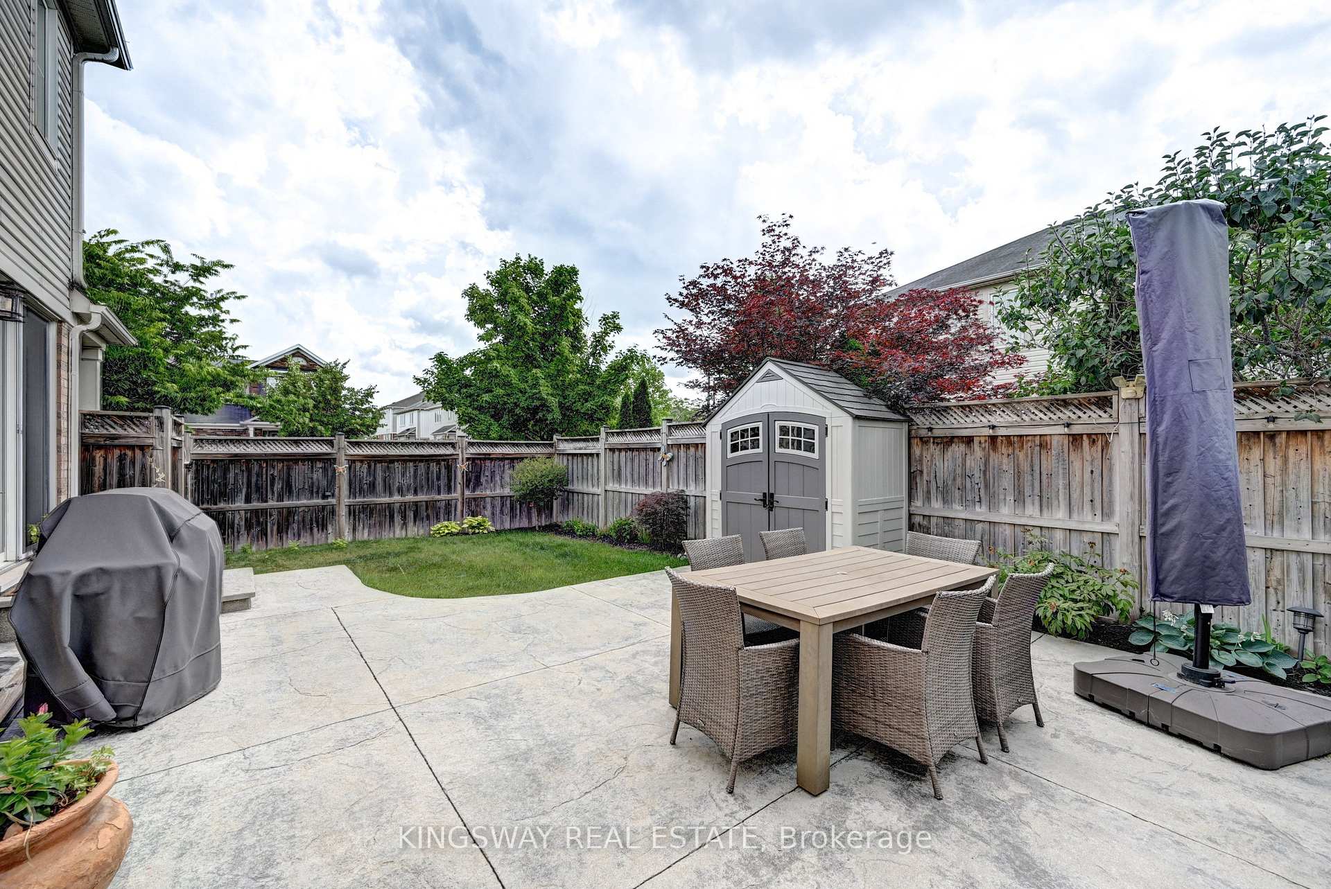 Photo 33 of 147 Silverthorne Drive, Cambridge, Silver Heights — HOMEH