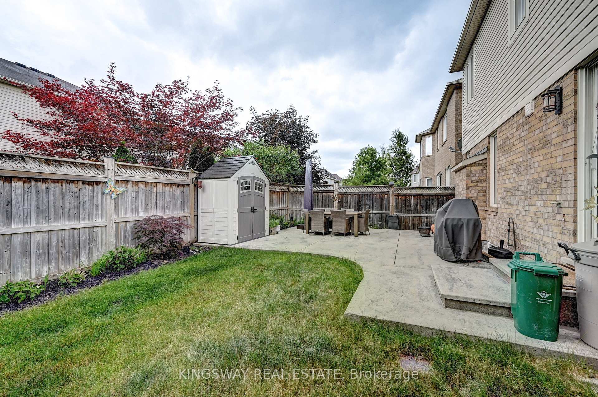 Photo 34 of 147 Silverthorne Drive, Cambridge, Silver Heights — HOMEH