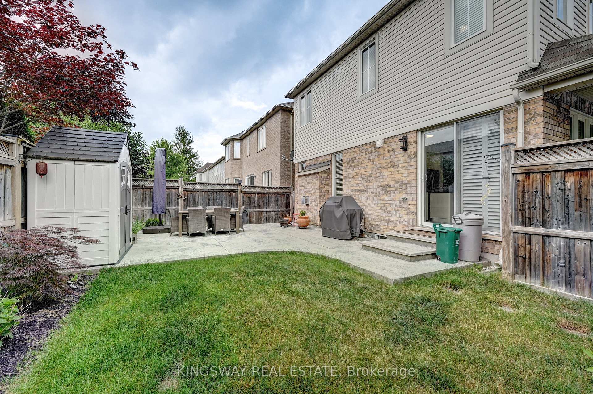 Photo 35 of 147 Silverthorne Drive, Cambridge, Silver Heights — HOMEH