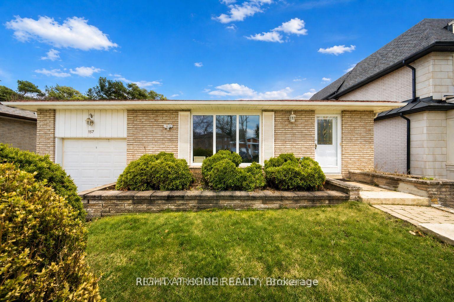Photo 2 of 157 Fitzgerald Avenue, Markham, Unionville — HOMEH