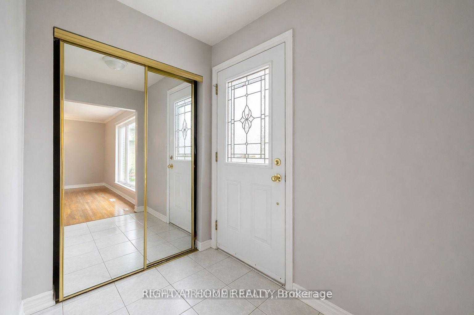 Photo 3 of 157 Fitzgerald Avenue, Markham, Unionville — HOMEH
