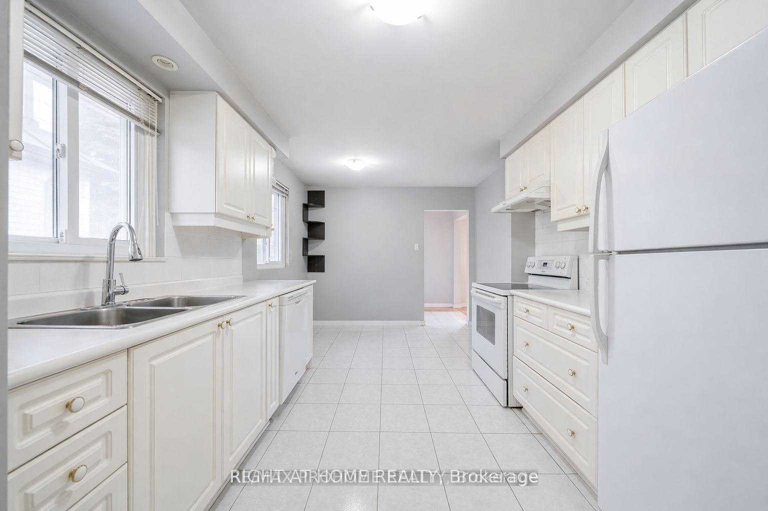 Photo 6 of 157 Fitzgerald Avenue, Markham, Unionville — HOMEH