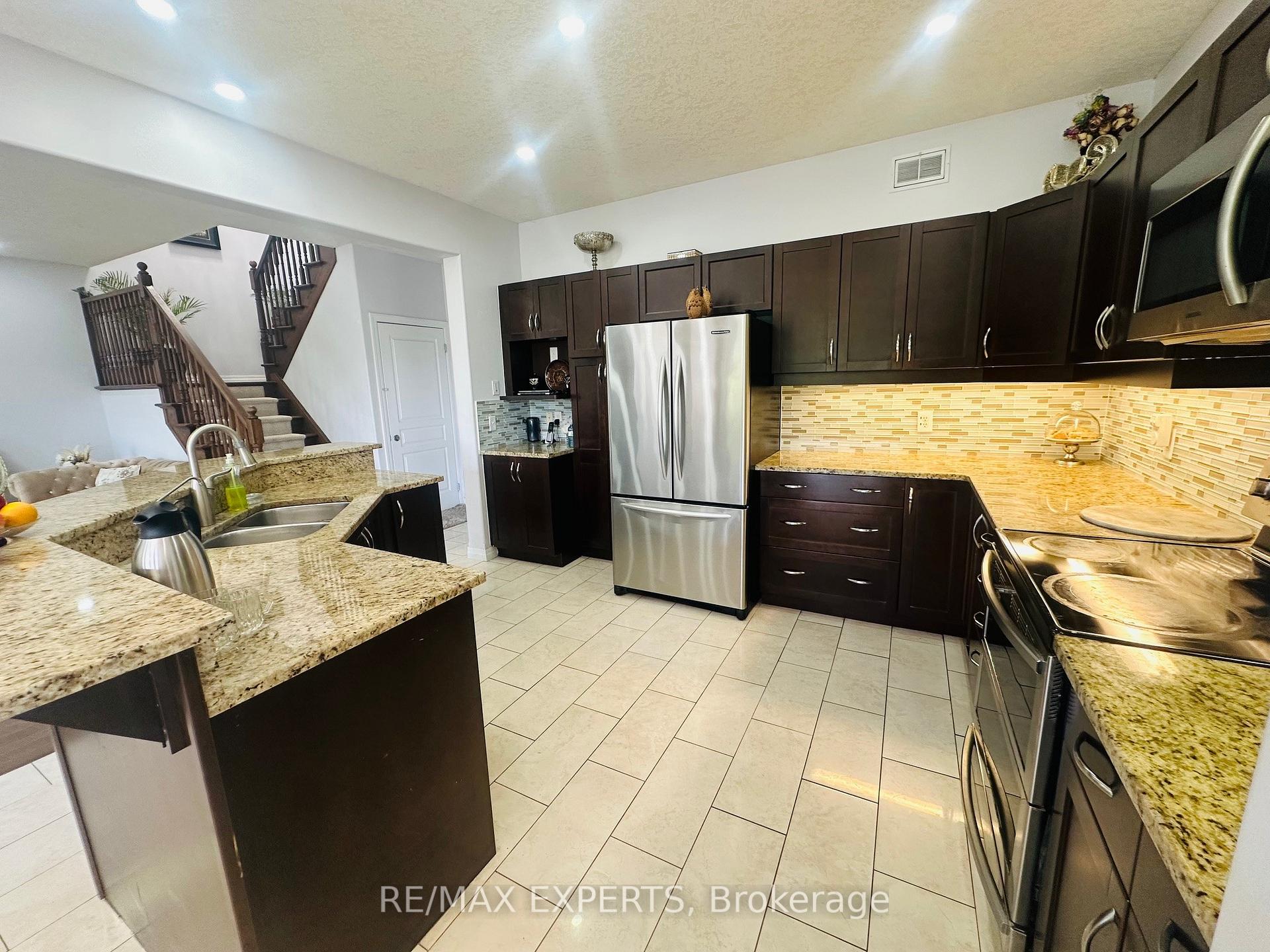 Photo 3 of 87 Newcastle Drive W, Kitchener, Huron Park — HOMEH