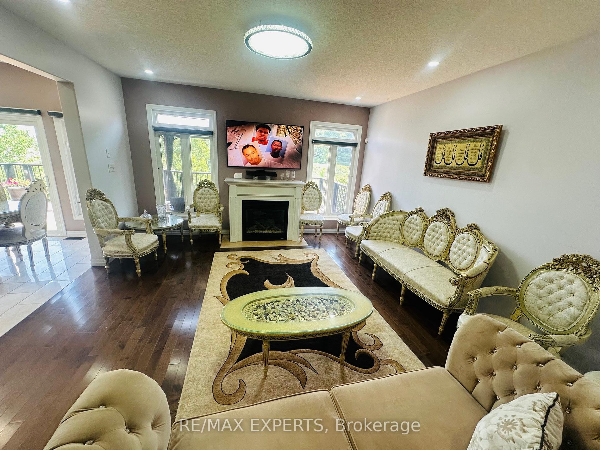 Photo 7 of 87 Newcastle Drive W, Kitchener, Huron Park — HOMEH