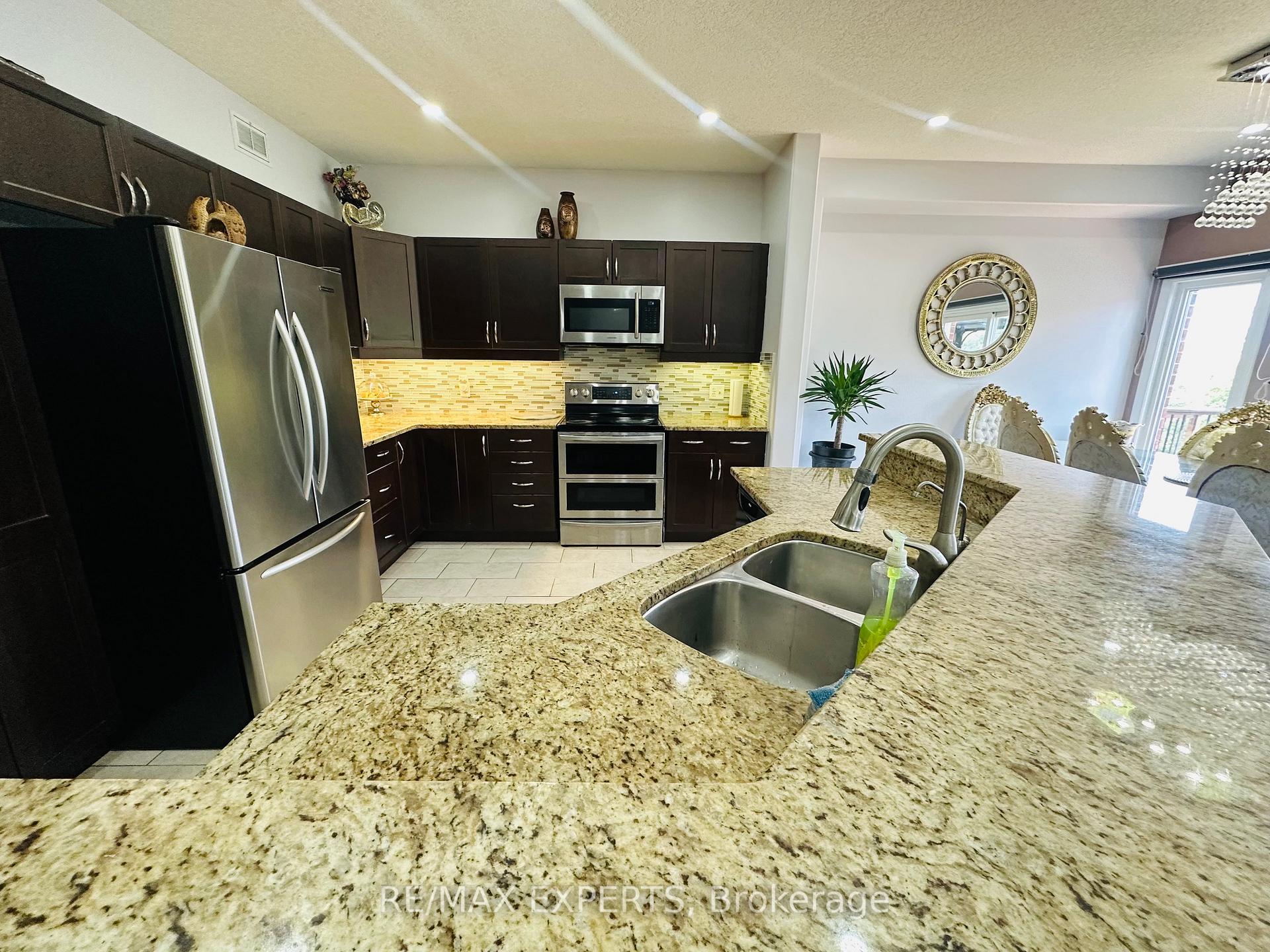 Photo 9 of 87 Newcastle Drive W, Kitchener, Huron Park — HOMEH