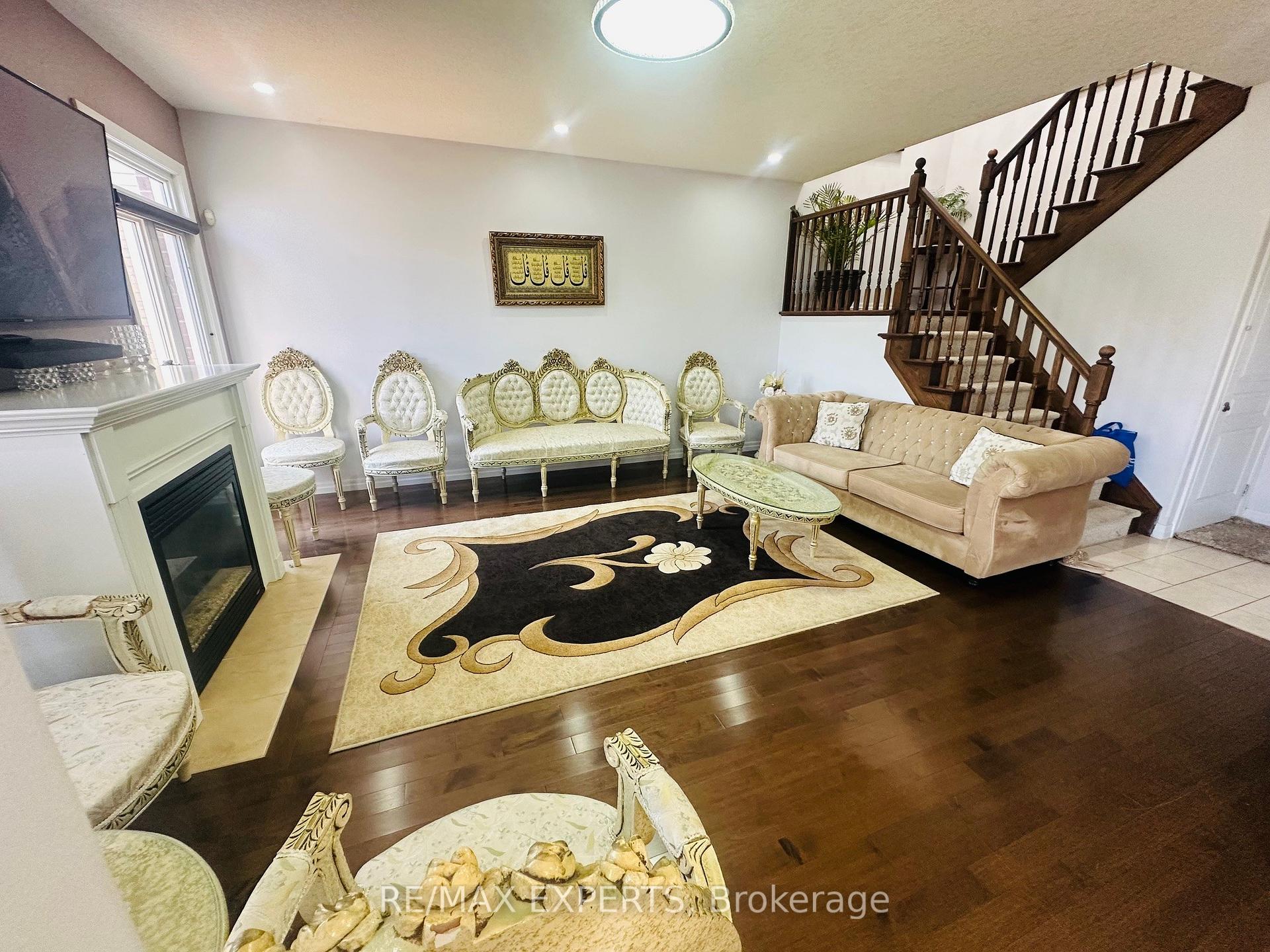 Photo 10 of 87 Newcastle Drive W, Kitchener, Huron Park — HOMEH