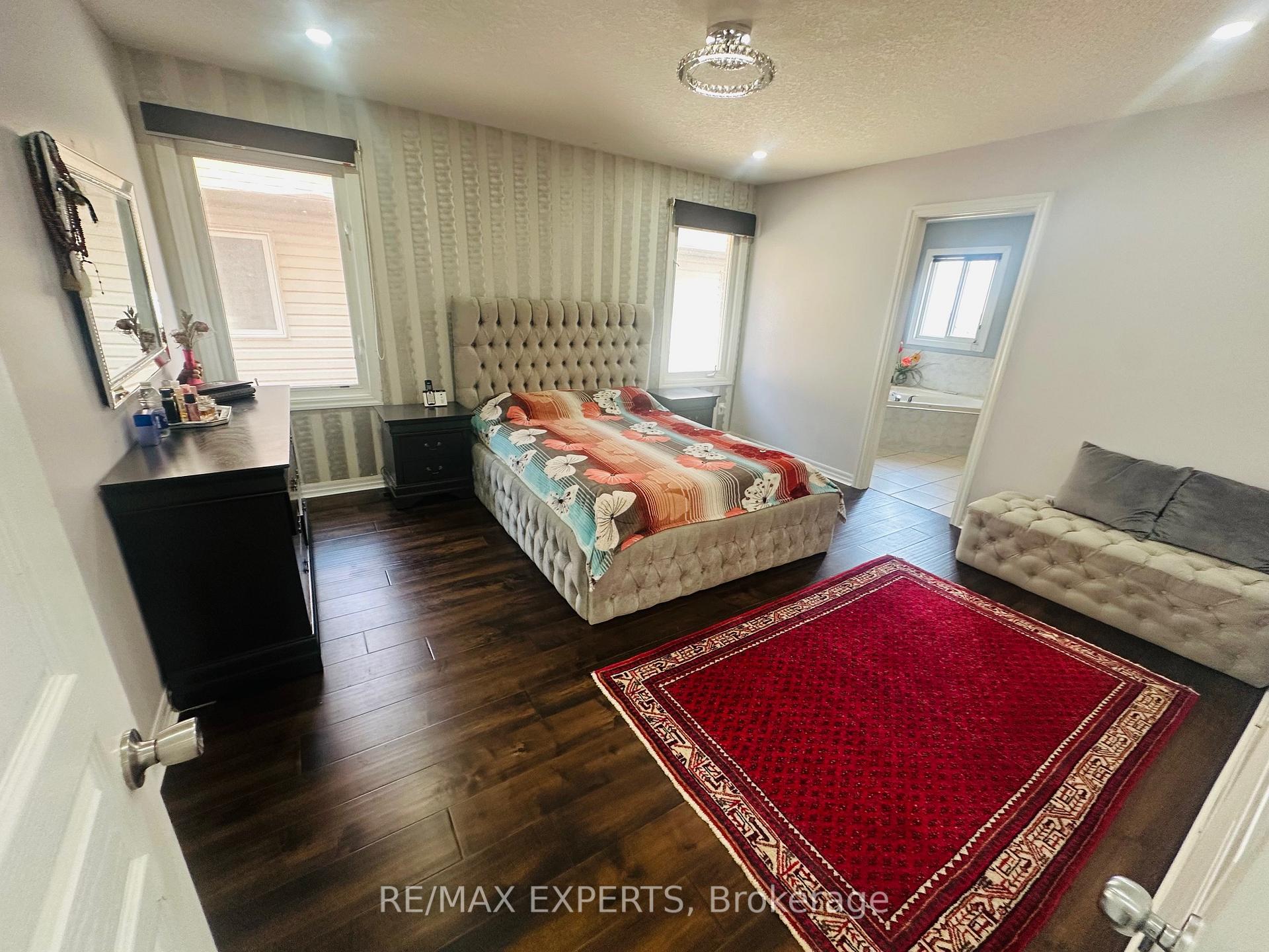 Photo 15 of 87 Newcastle Drive W, Kitchener, Huron Park — HOMEH