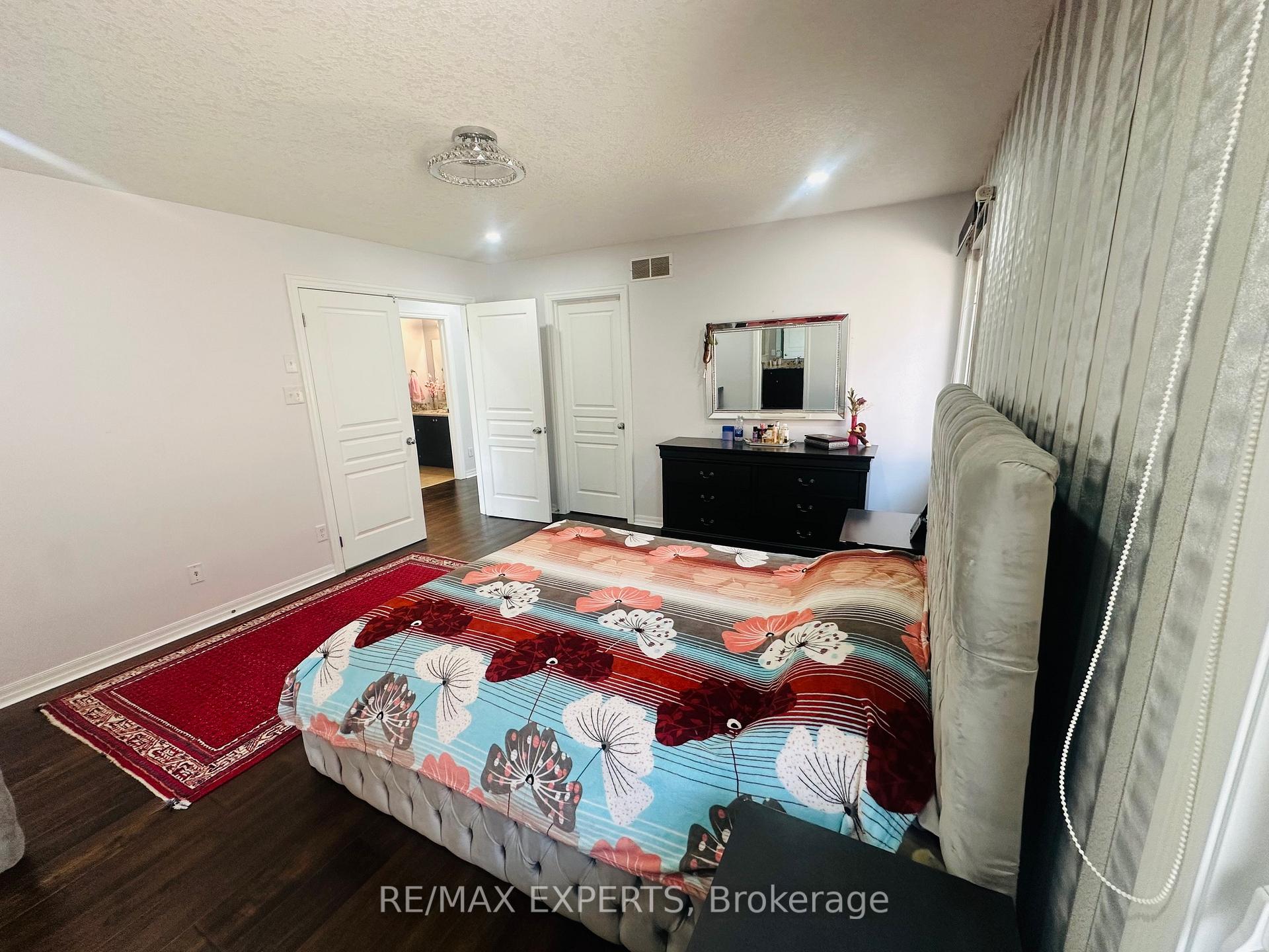 Photo 16 of 87 Newcastle Drive W, Kitchener, Huron Park — HOMEH