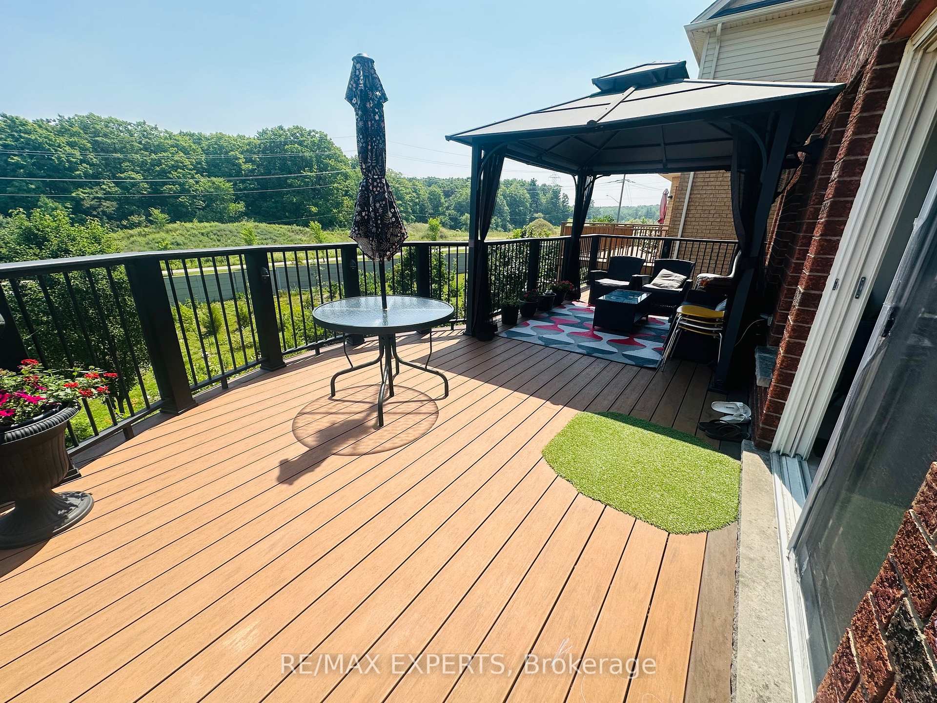 Photo 23 of 87 Newcastle Drive W, Kitchener, Huron Park — HOMEH
