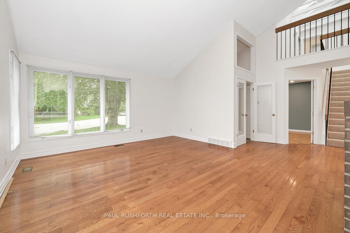 Photo 10 of 33 Camwood Crescent, Ottawa, Arlington Woods — HOMEH