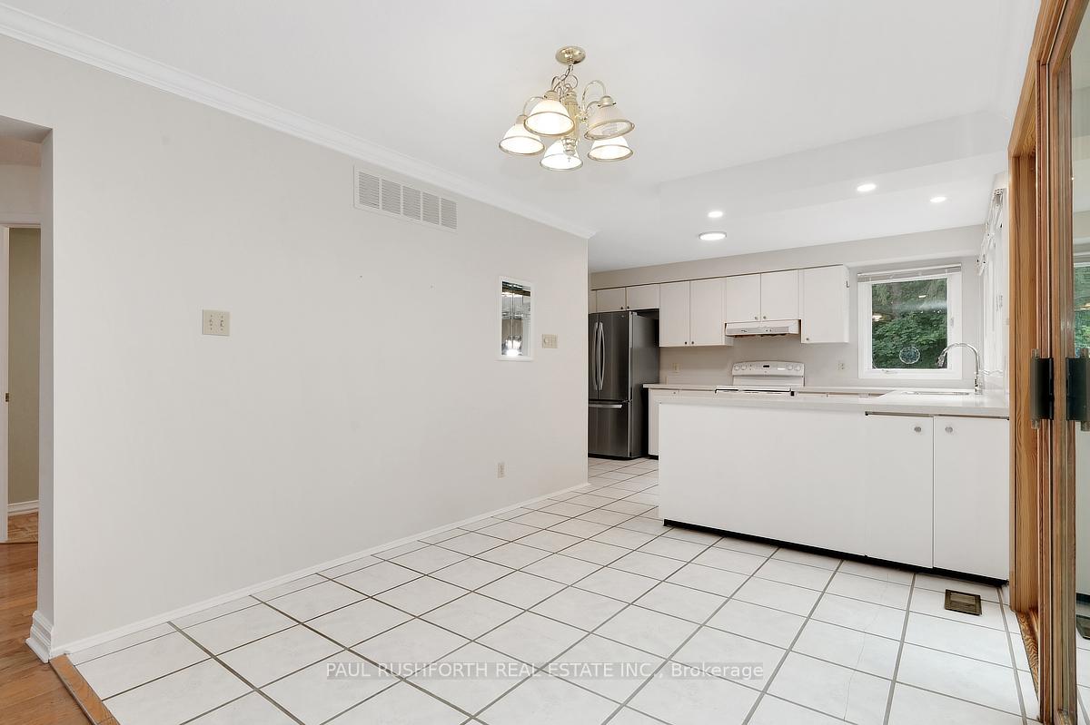 Photo 12 of 33 Camwood Crescent, Ottawa, Arlington Woods — HOMEH