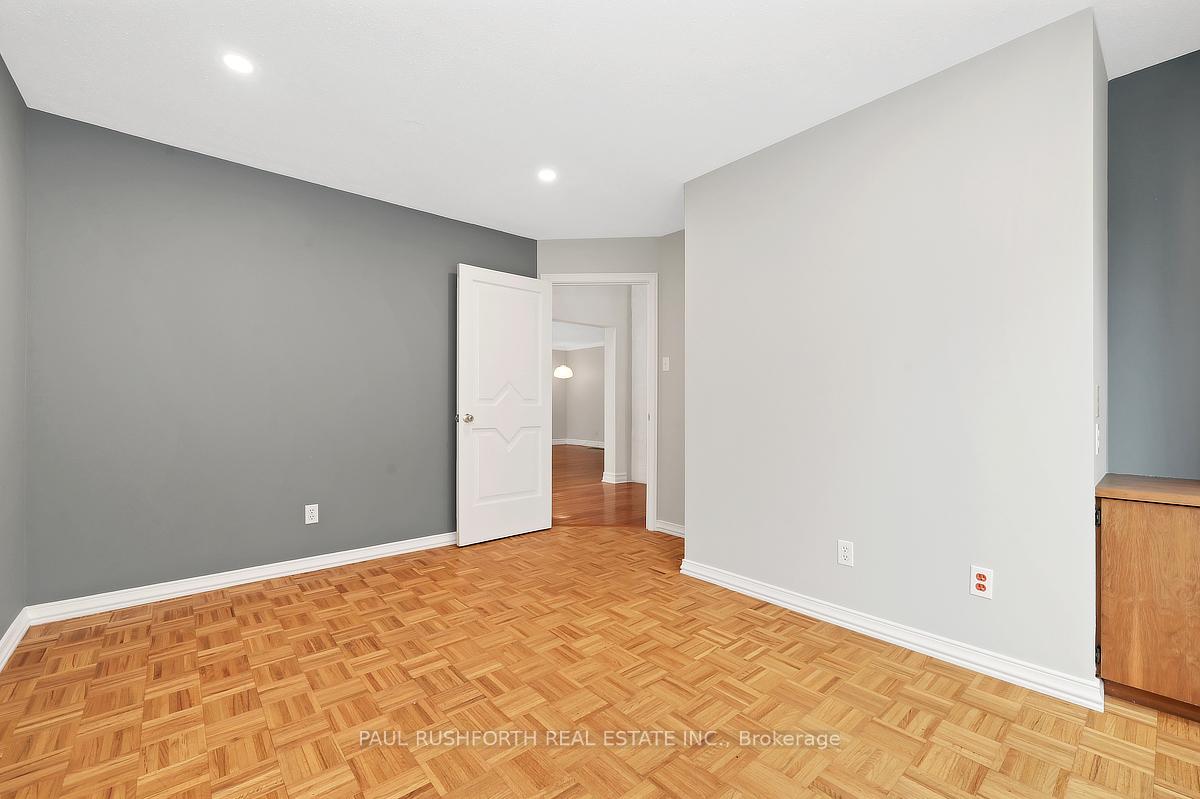 Photo 21 of 33 Camwood Crescent, Ottawa, Arlington Woods — HOMEH