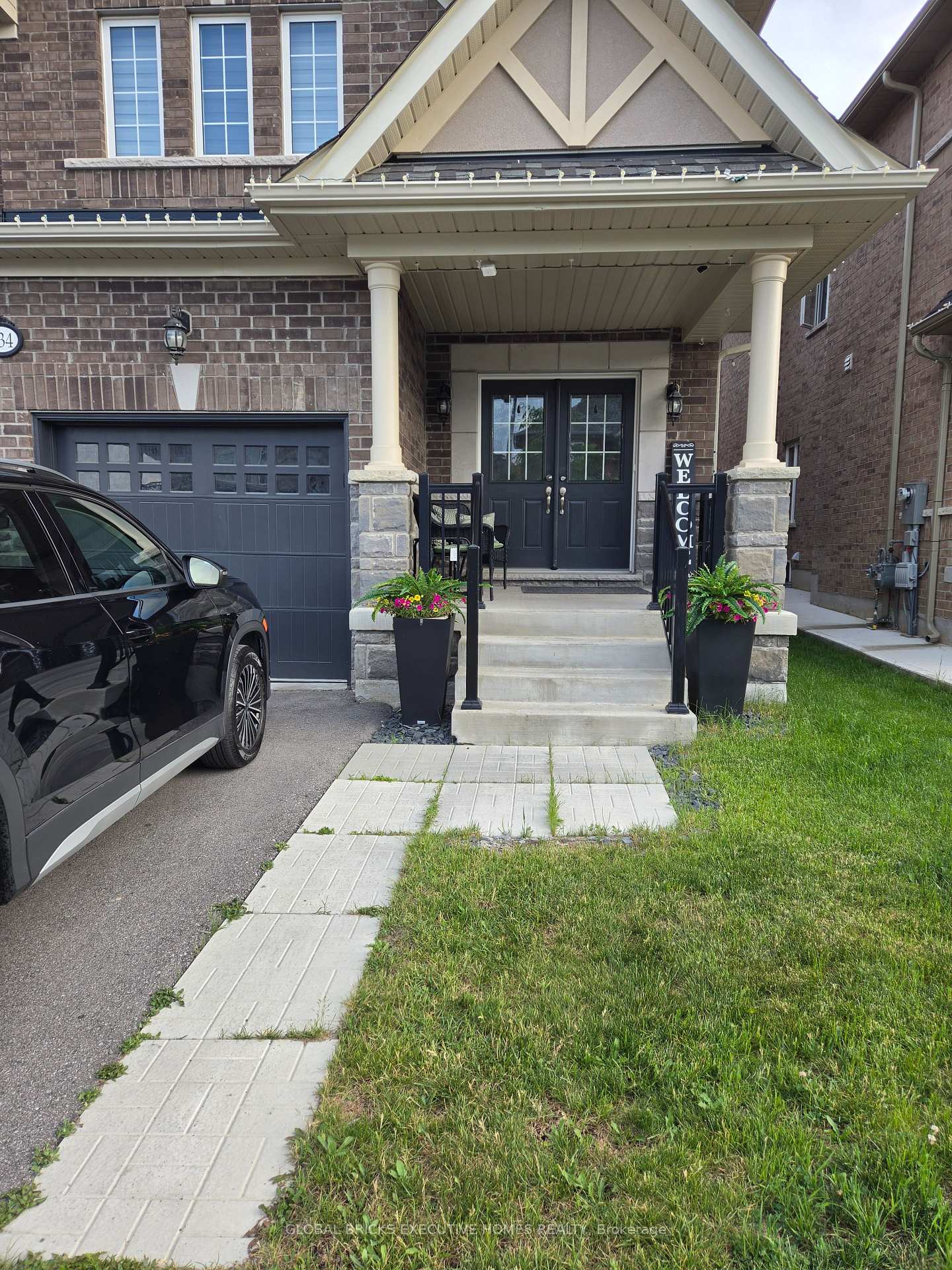 Photo 2 of 134 Branigan Crescent, Halton Hills, Georgetown — HOMEH