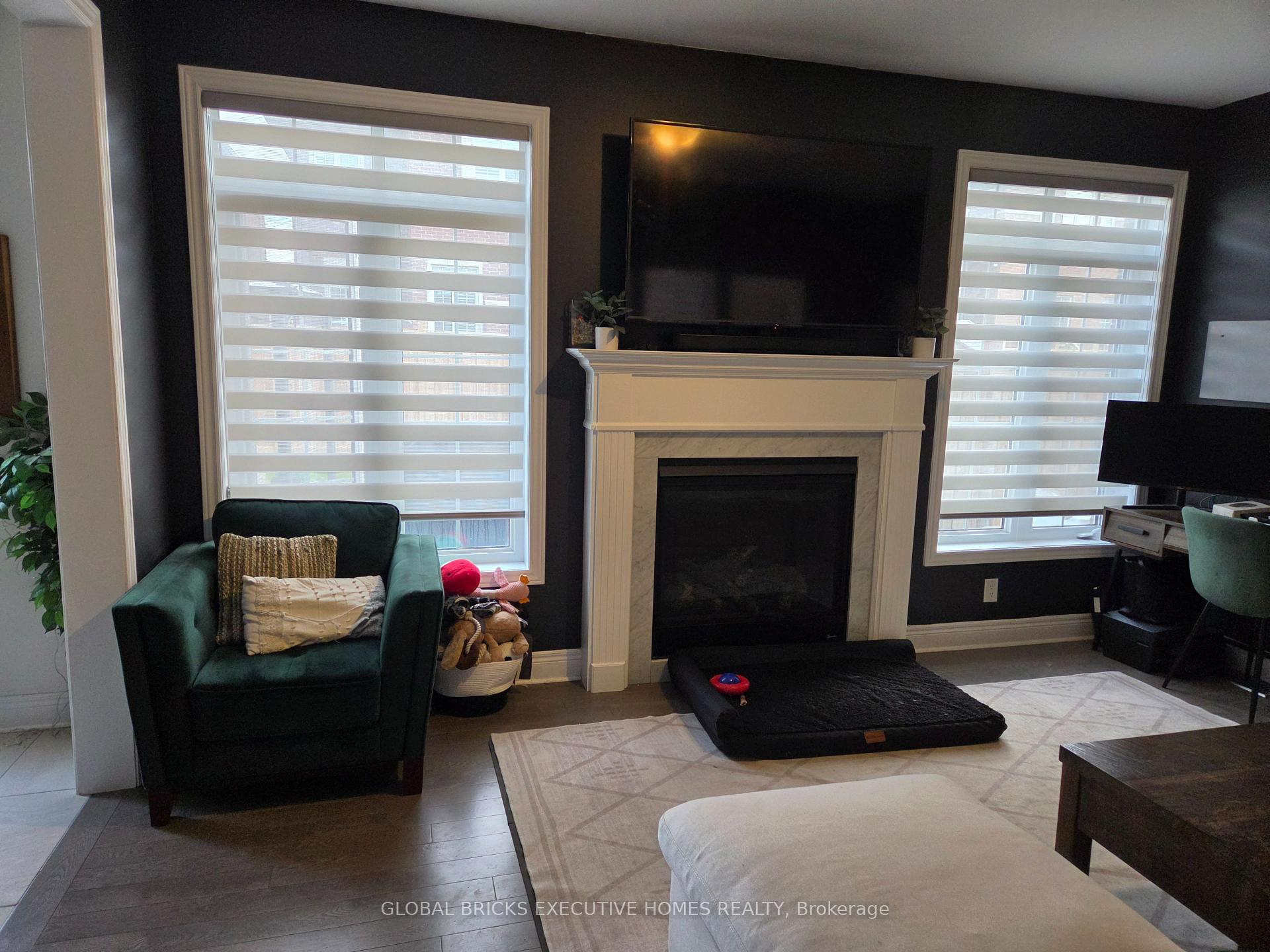 Photo 5 of 134 Branigan Crescent, Halton Hills, Georgetown — HOMEH