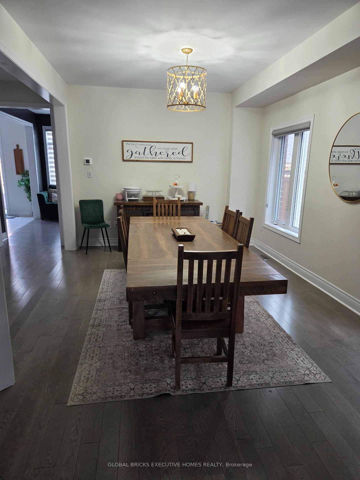 Photo 7 of 134 Branigan Crescent, Halton Hills, Georgetown — HOMEH