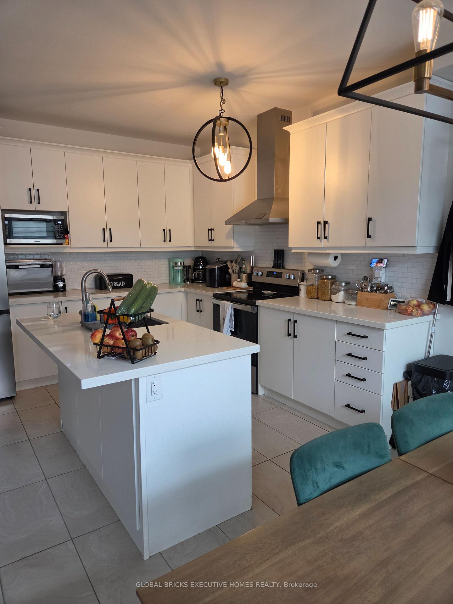 Photo 11 of 134 Branigan Crescent, Halton Hills, Georgetown — HOMEH