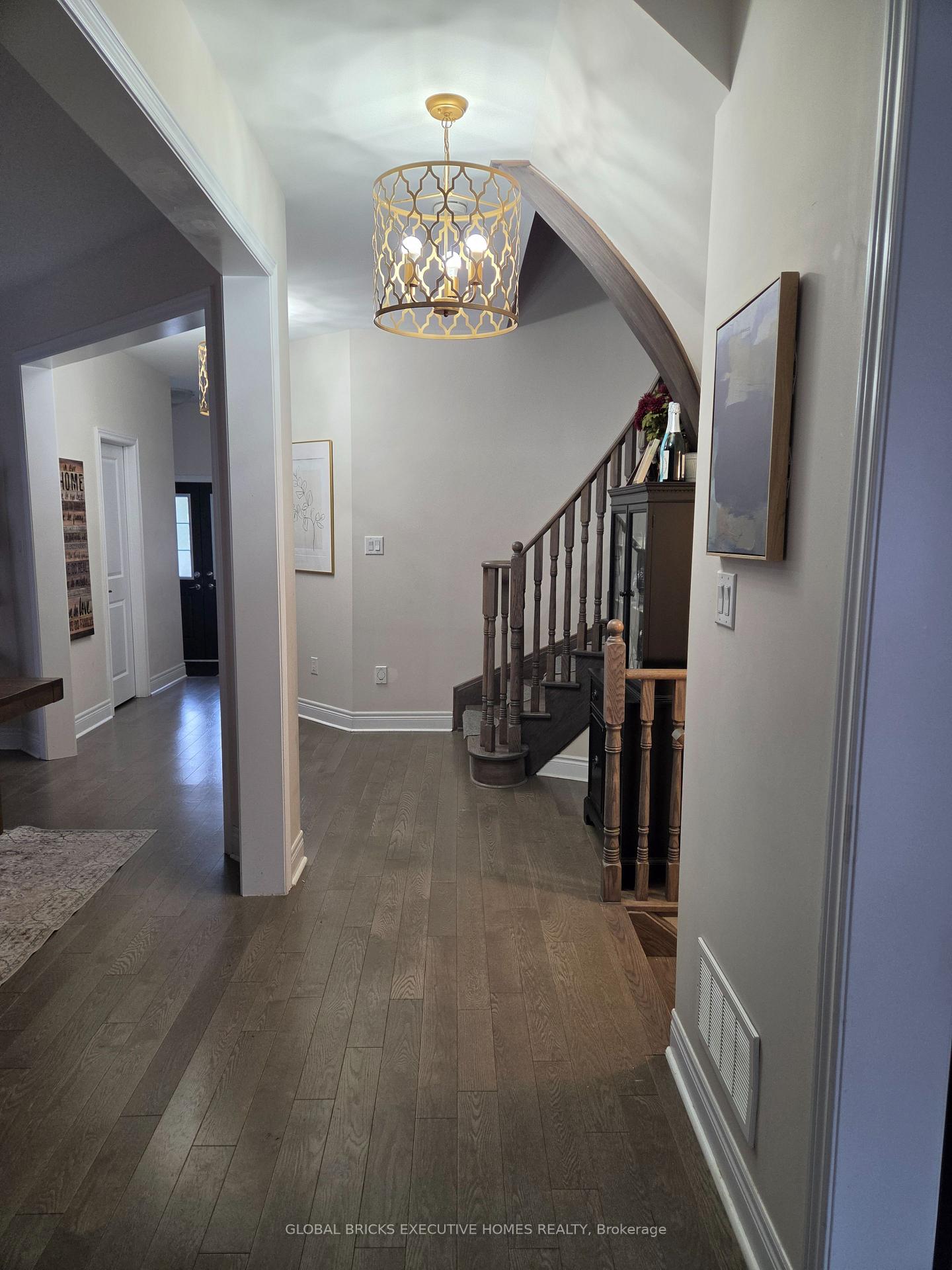 Photo 12 of 134 Branigan Crescent, Halton Hills, Georgetown — HOMEH
