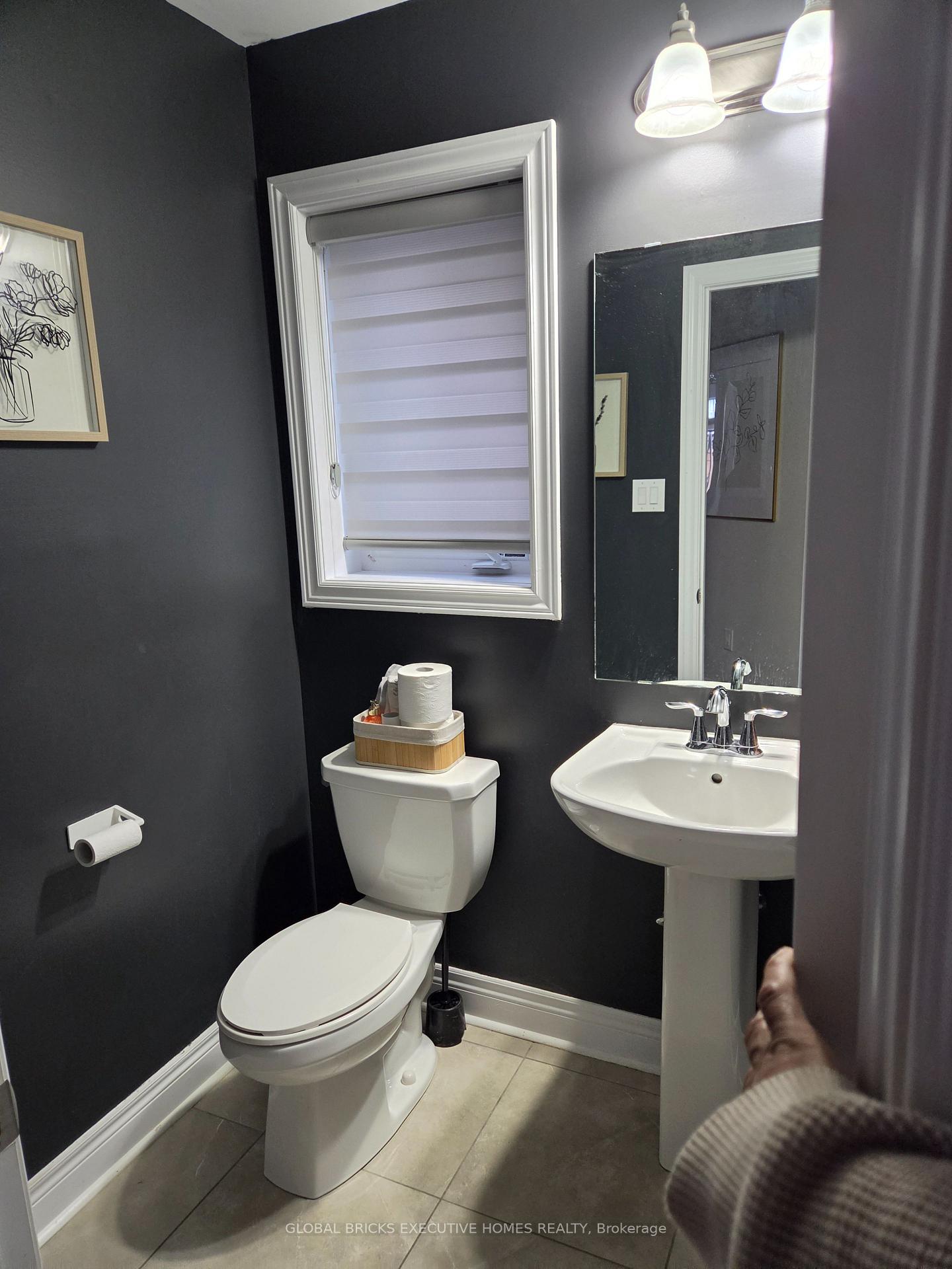 Photo 23 of 134 Branigan Crescent, Halton Hills, Georgetown — HOMEH