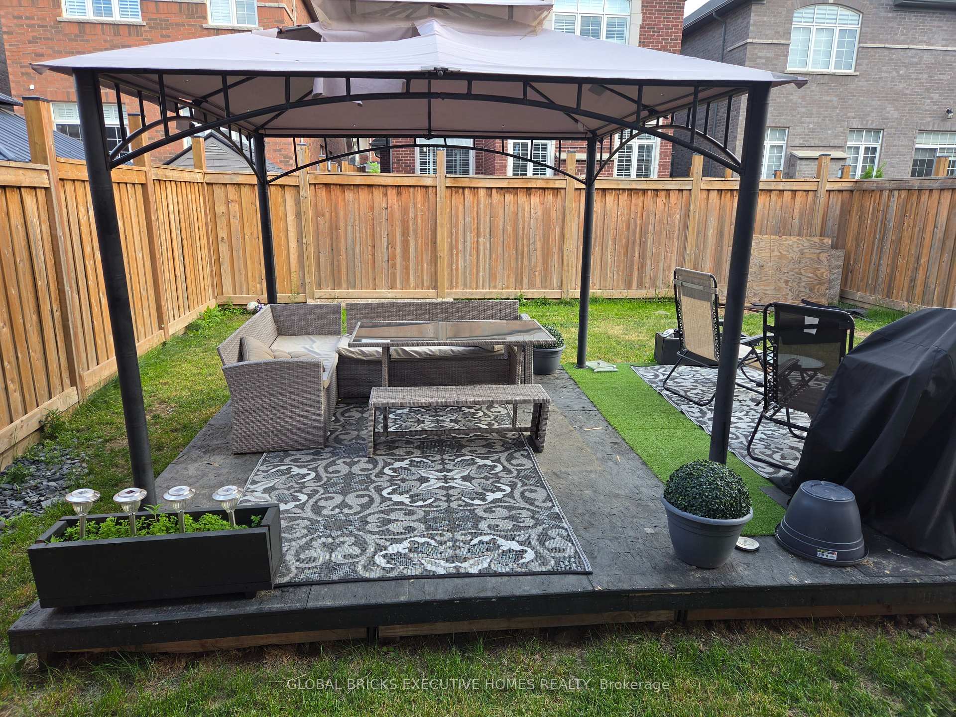 Photo 25 of 134 Branigan Crescent, Halton Hills, Georgetown — HOMEH