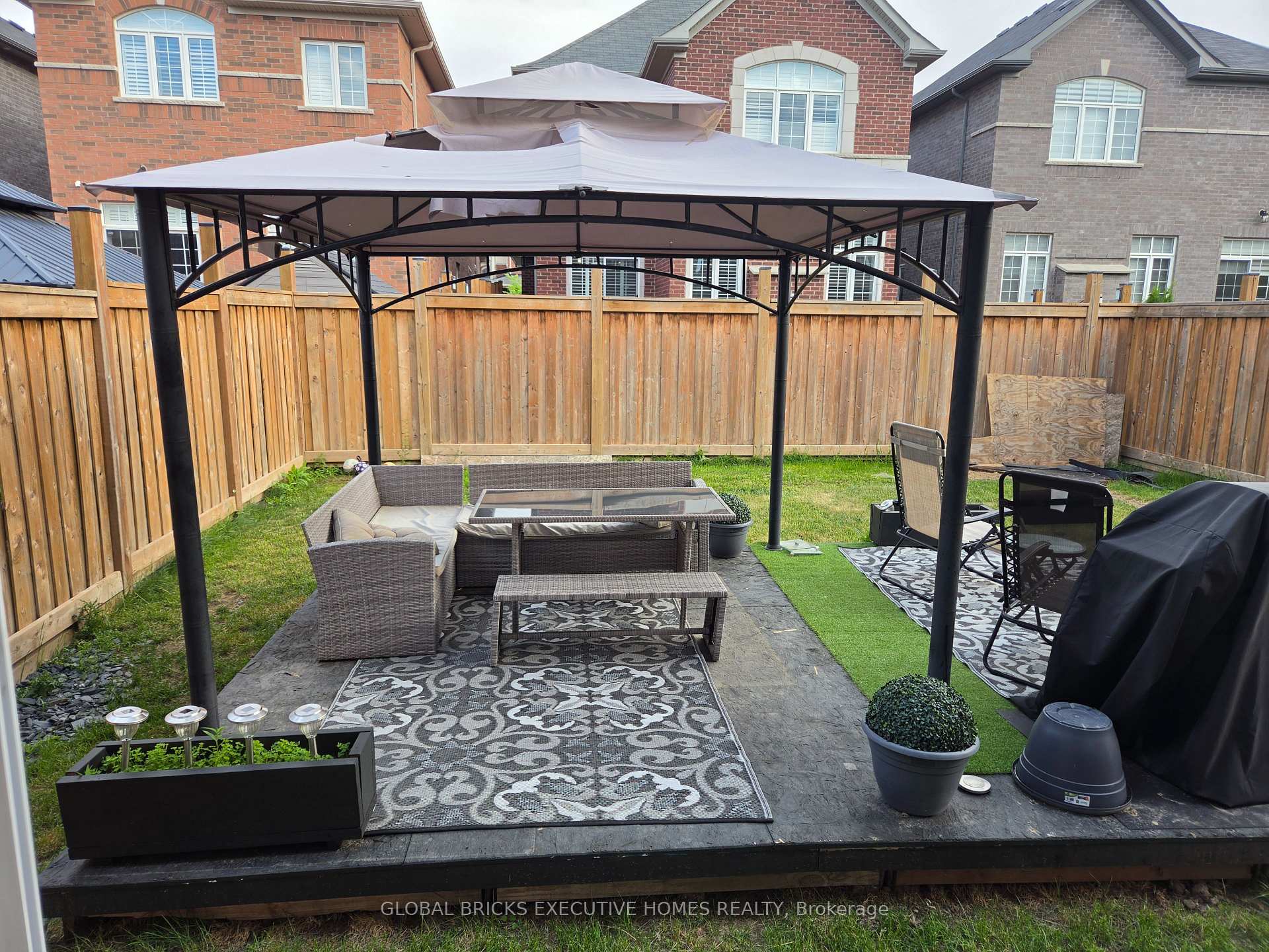 Photo 26 of 134 Branigan Crescent, Halton Hills, Georgetown — HOMEH