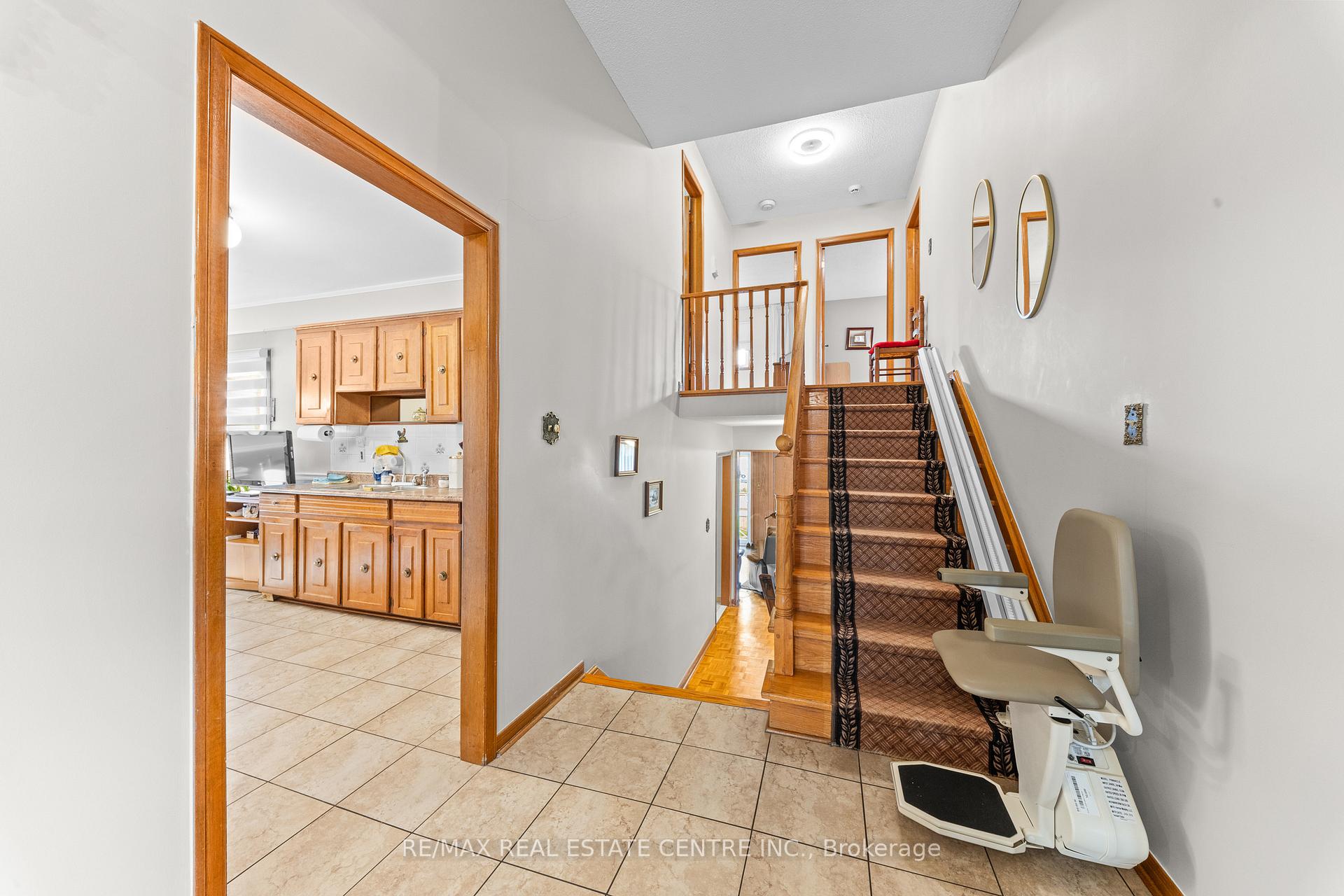 Photo 10 of 78 Panorama Crescent, Brampton, Northgate — HOMEH