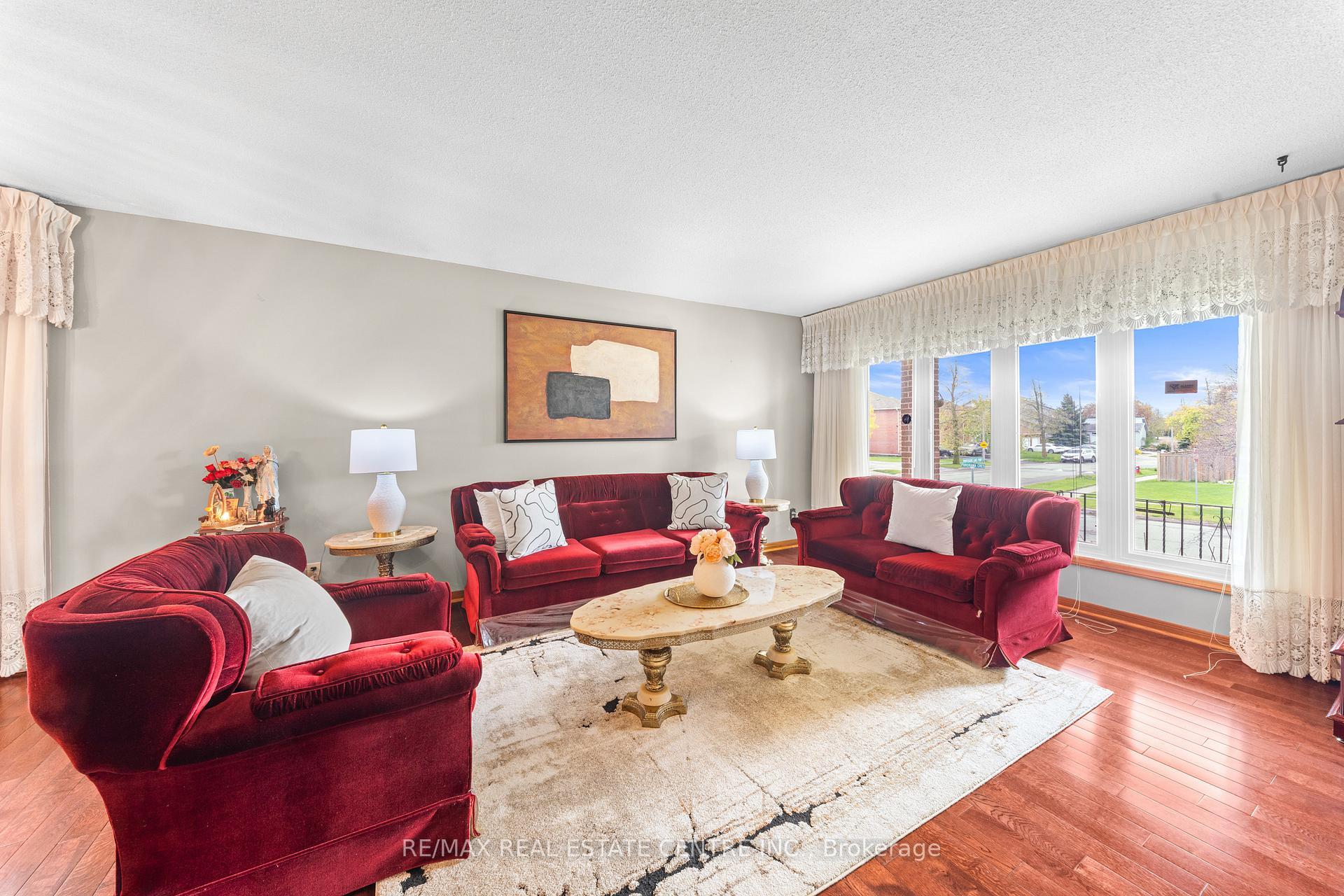 Photo 11 of 78 Panorama Crescent, Brampton, Northgate — HOMEH