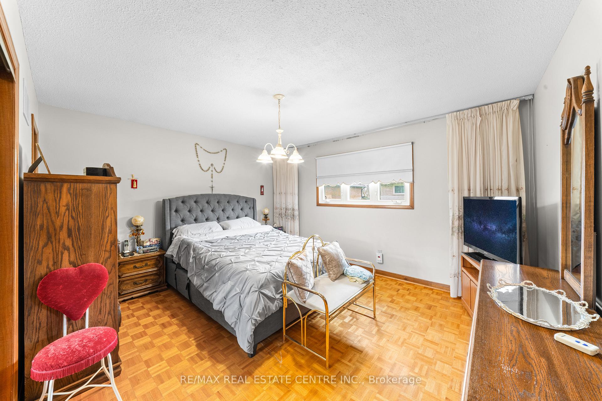 Photo 23 of 78 Panorama Crescent, Brampton, Northgate — HOMEH
