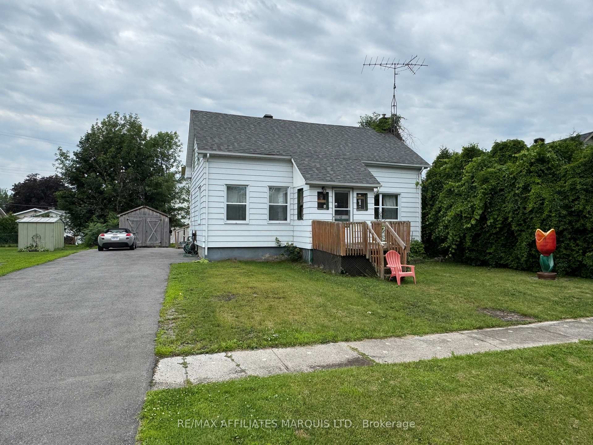 Photo 1 of 42 Laurier Drive, South Dundas, Morrisburg — HOMEH