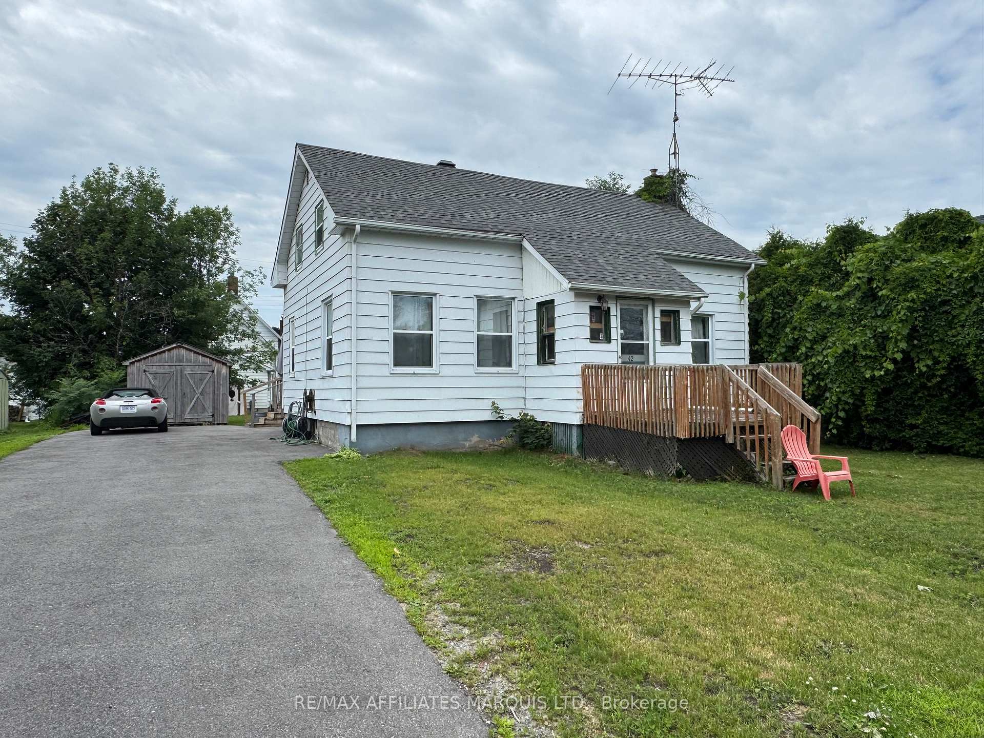 Photo 2 of 42 Laurier Drive, South Dundas, Morrisburg — HOMEH