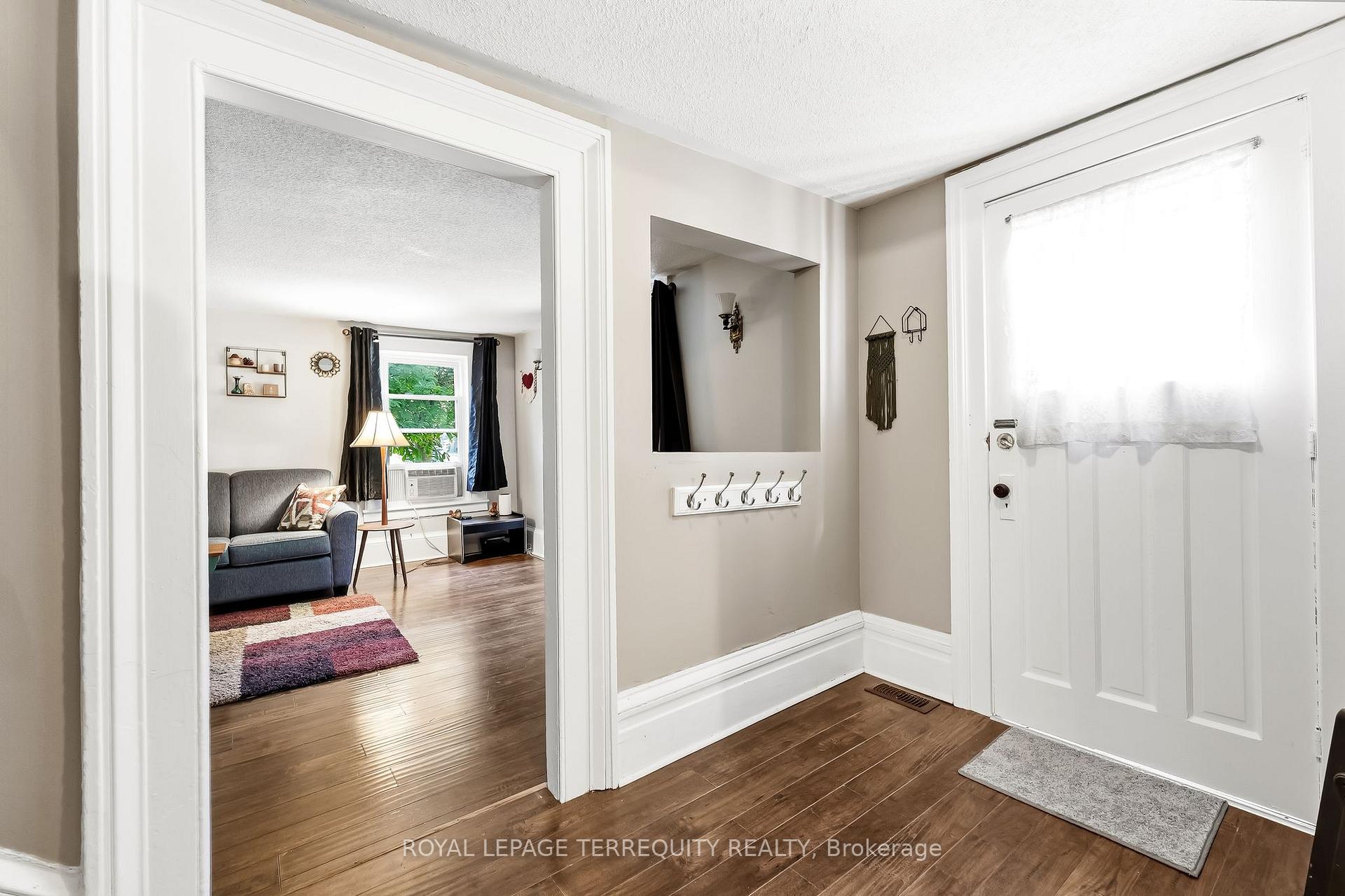 Photo 8 of 20 King Street W, Cramahe, Colborne — HOMEH