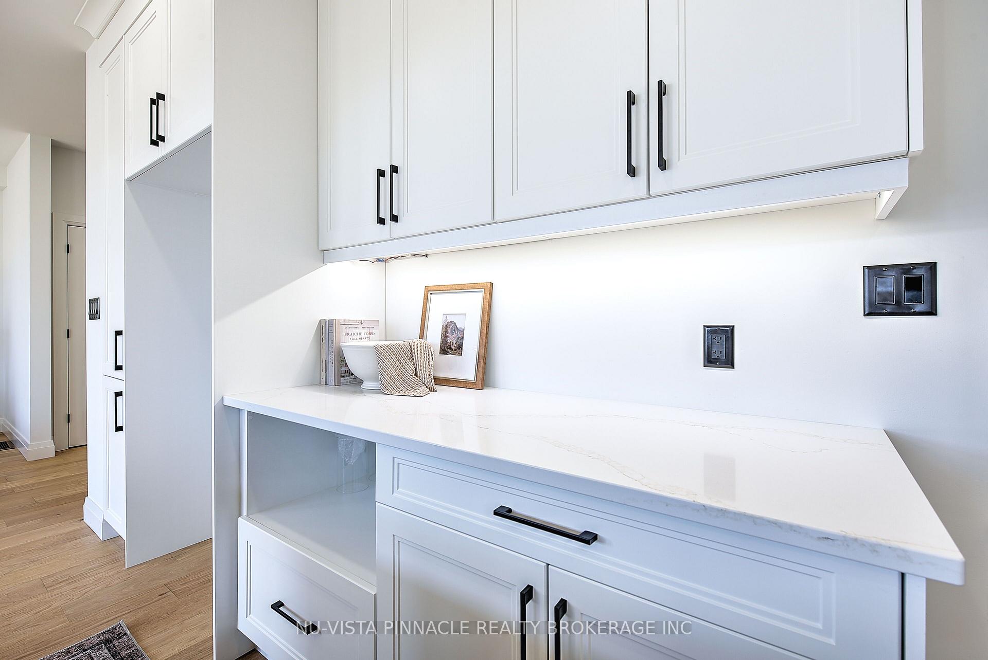 Photo 17 of 10 Woodmere Path, Middlesex Centre, Ilderton — HOMEH