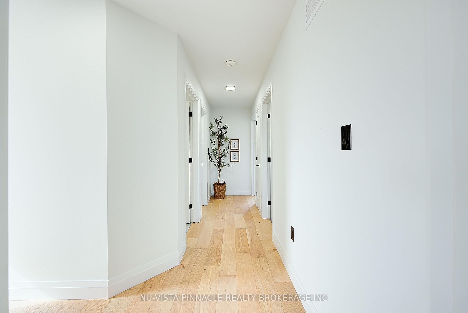 Photo 25 of 10 Woodmere Path, Middlesex Centre, Ilderton — HOMEH