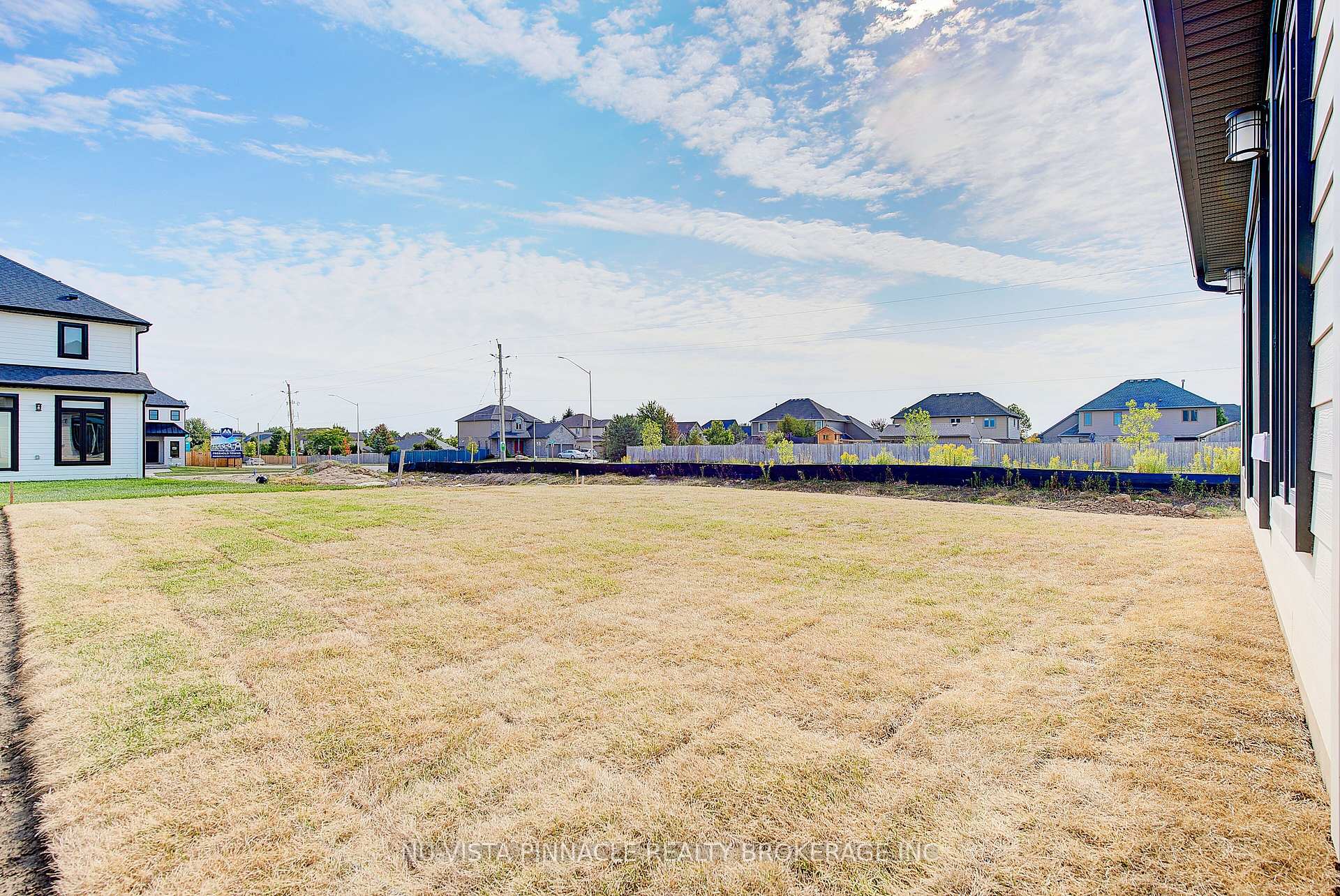 Photo 40 of 10 Woodmere Path, Middlesex Centre, Ilderton — HOMEH