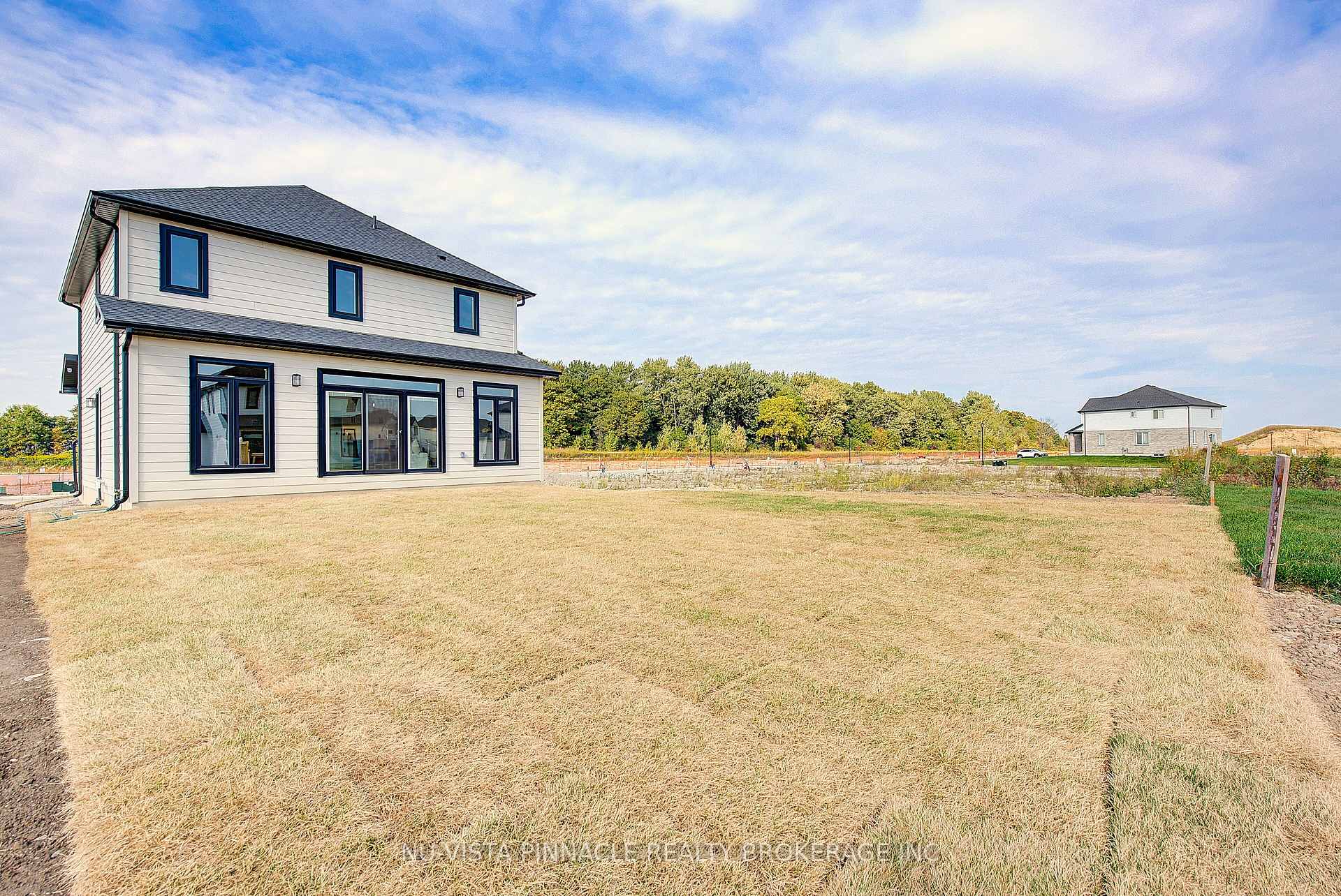 Photo 42 of 10 Woodmere Path, Middlesex Centre, Ilderton — HOMEH