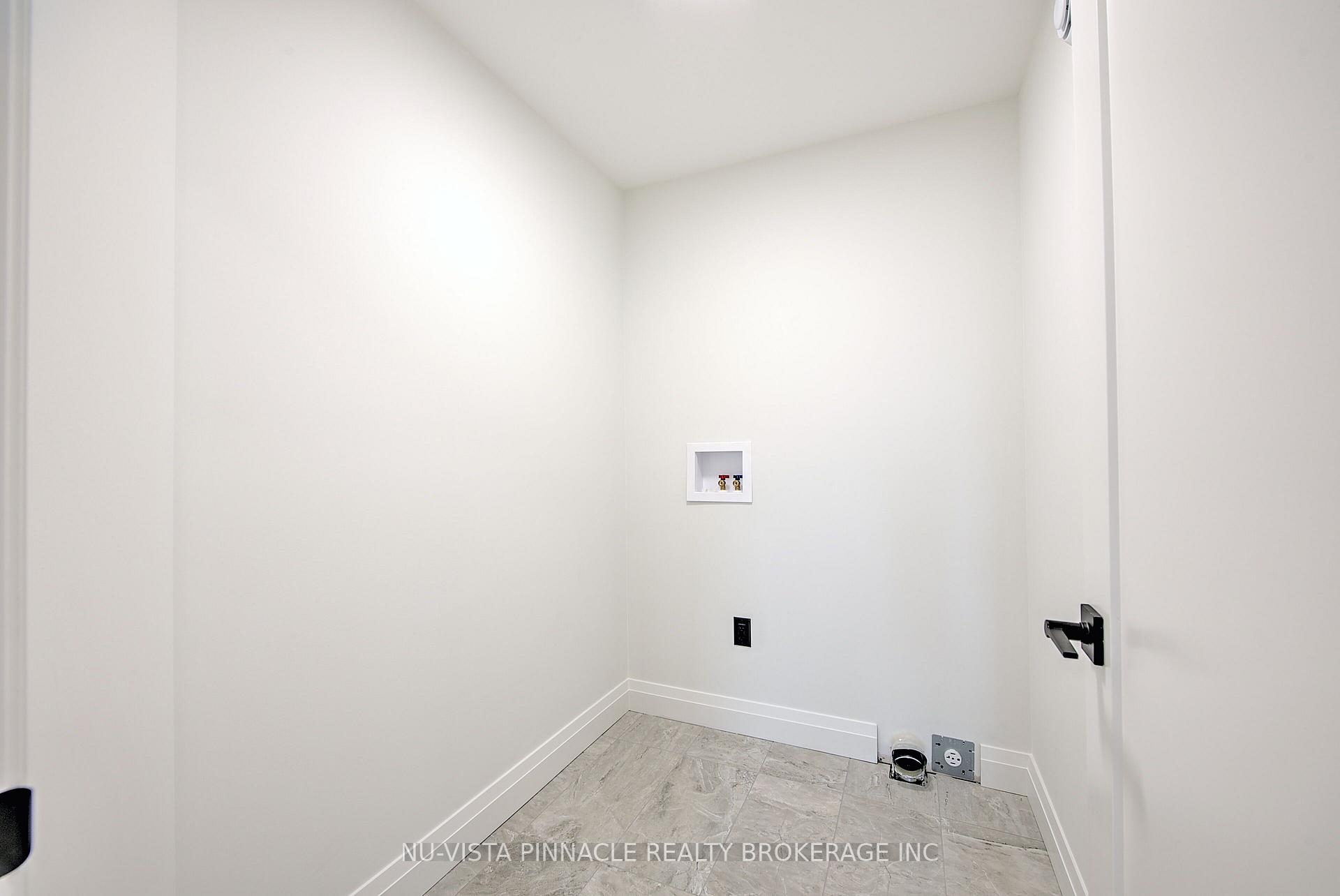 Photo 34 of 10 Woodmere Path, Middlesex Centre, Ilderton — HOMEH