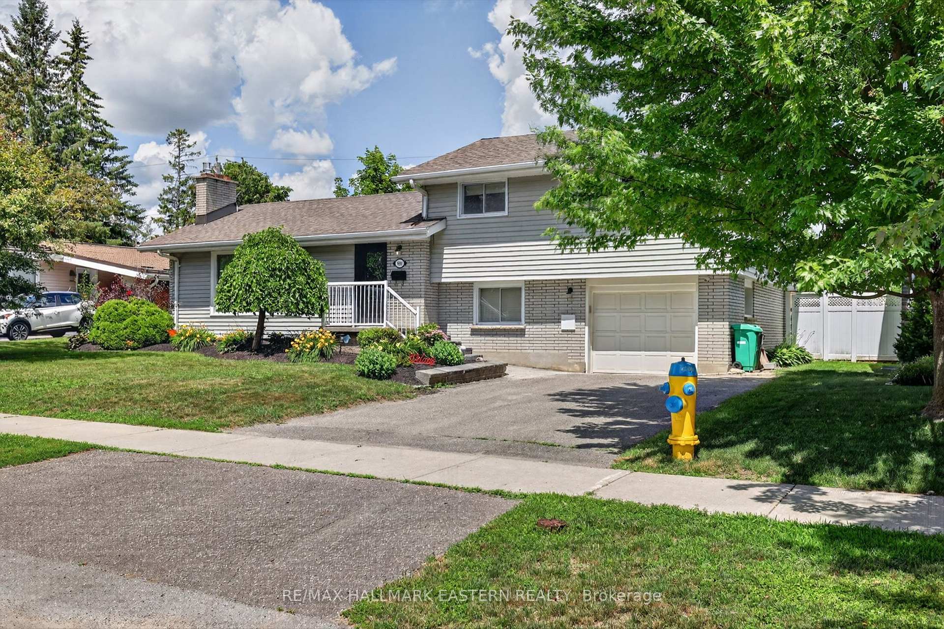 Photo 3 of 894 Kawartha Drive, Peterborough, Monaghan Ward 2 — HOMEH