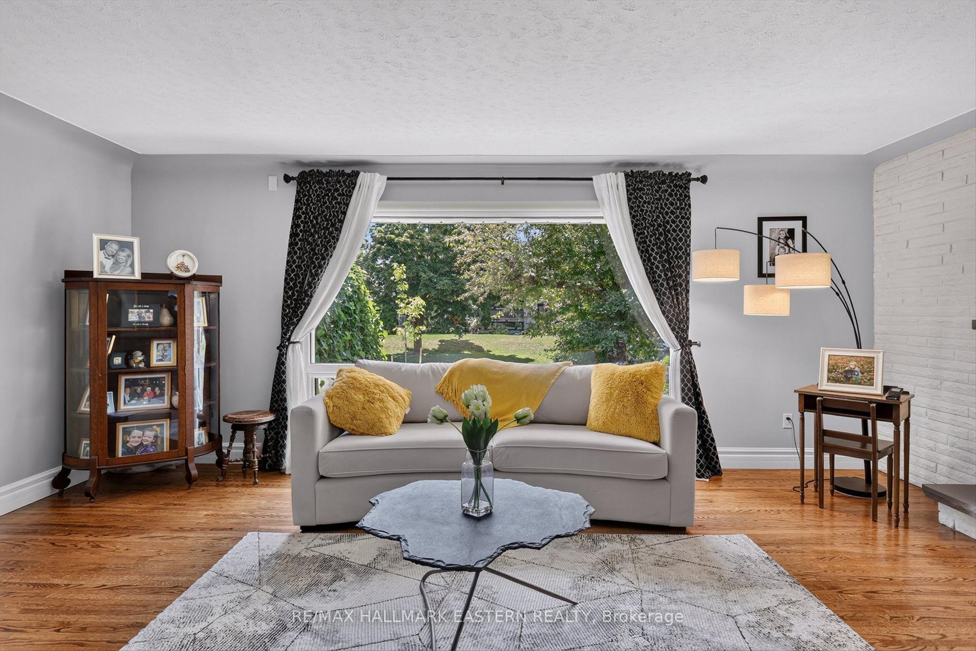 Photo 6 of 894 Kawartha Drive, Peterborough, Monaghan Ward 2 — HOMEH