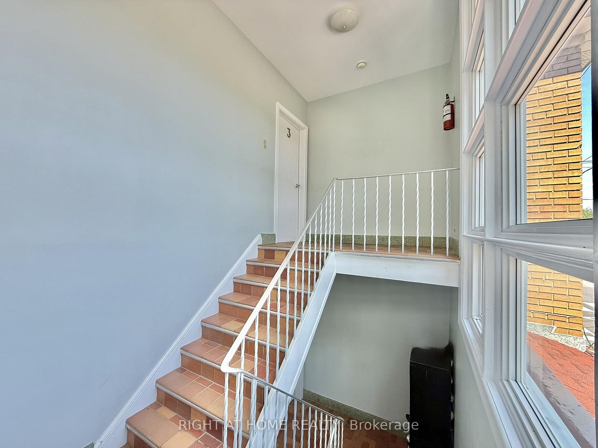 Photo 4 of Unit 3, 20 Belvidere Avenue, Toronto, Humewood-Cedarvale — HOMEH